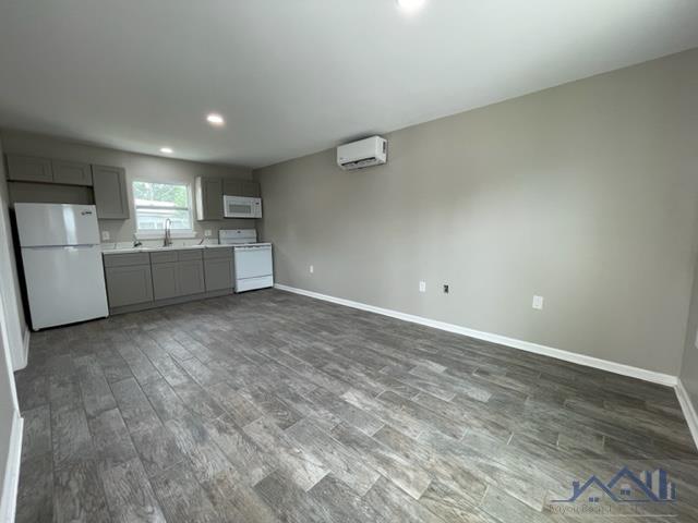 245 Magnolia St # 1 Unit: #1