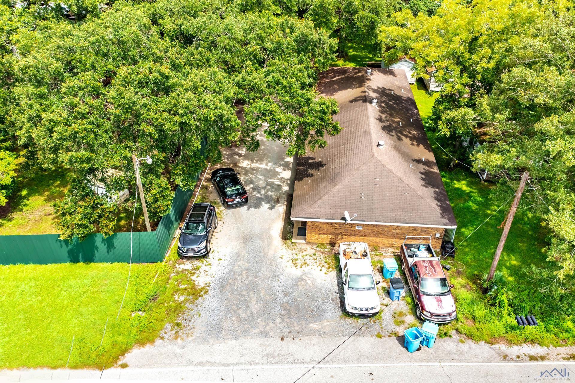 3806 Lake Palourde