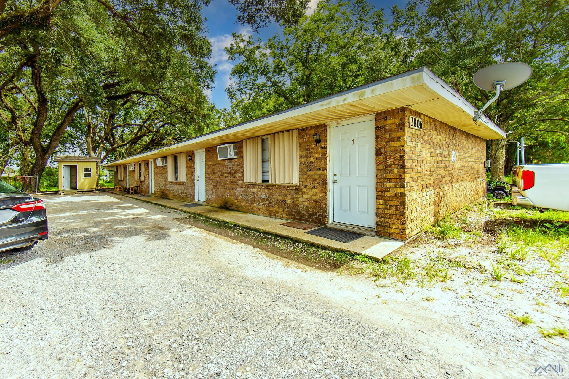 3806 Lake Palourde