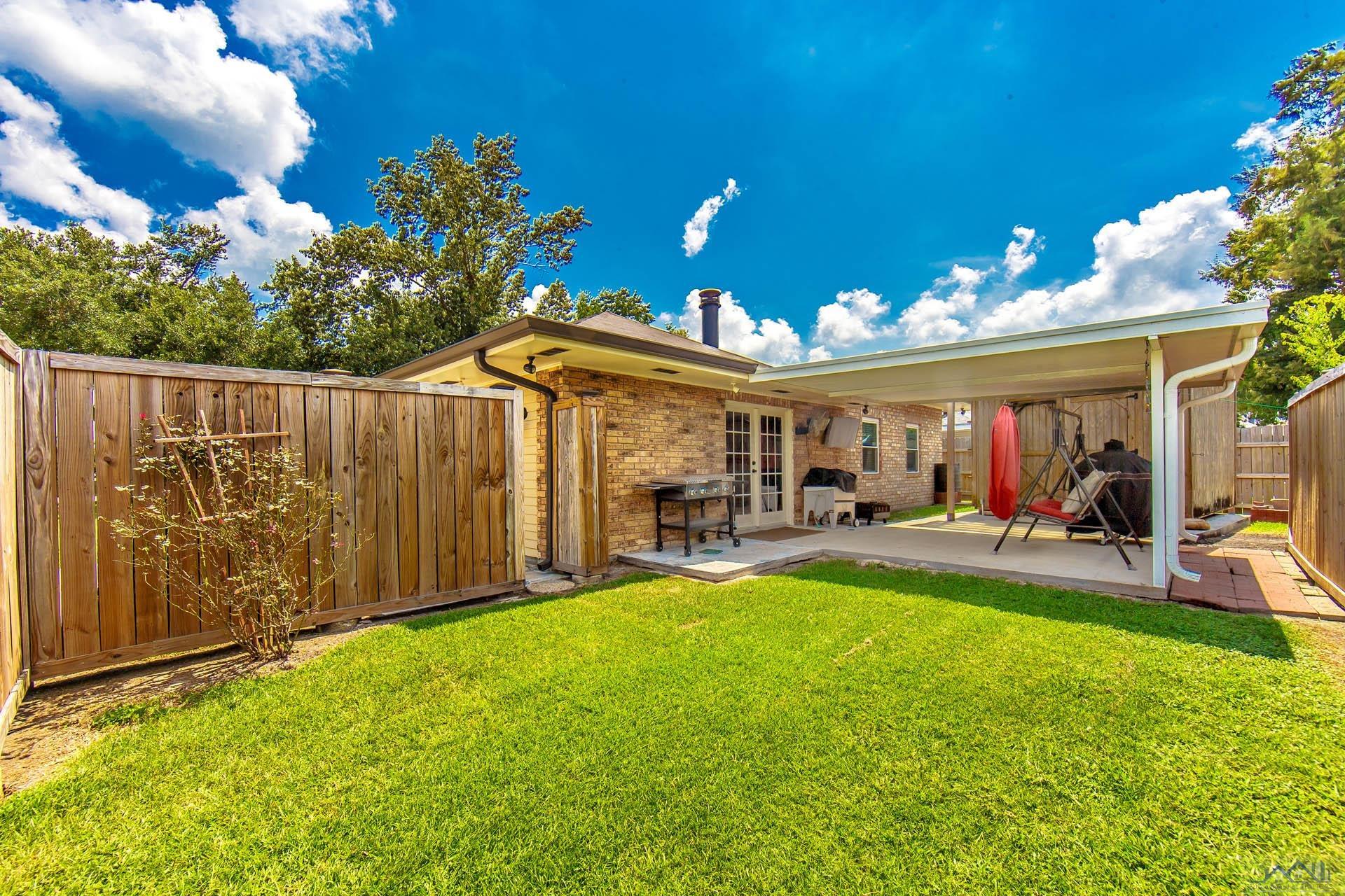 2807 Broadmoor Ave