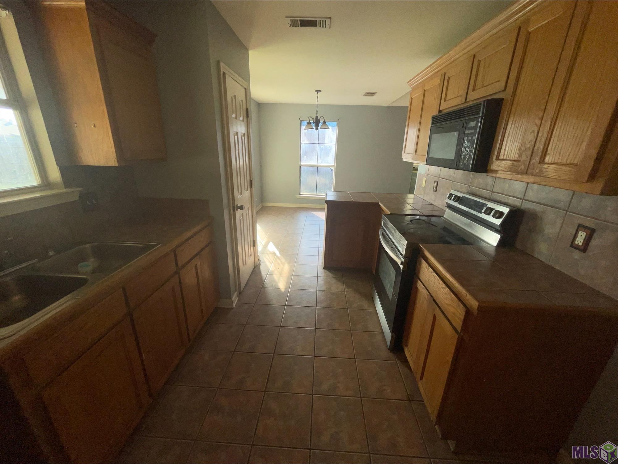 8822 Beauvoir