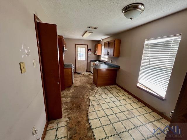 300 Oakview Dr