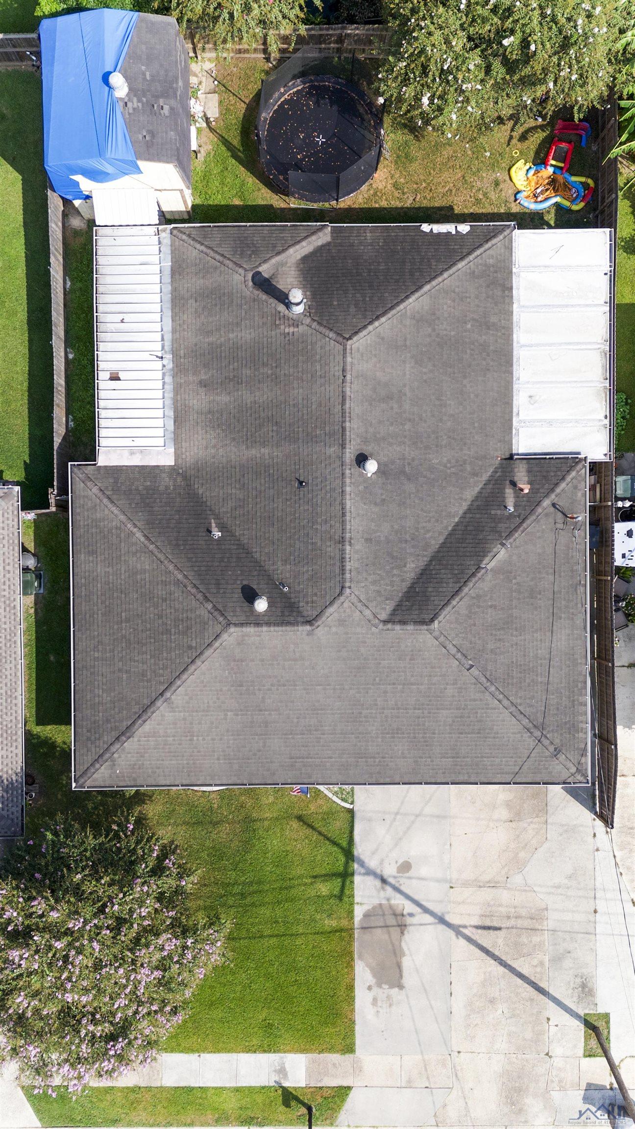 412 Holiday Dr