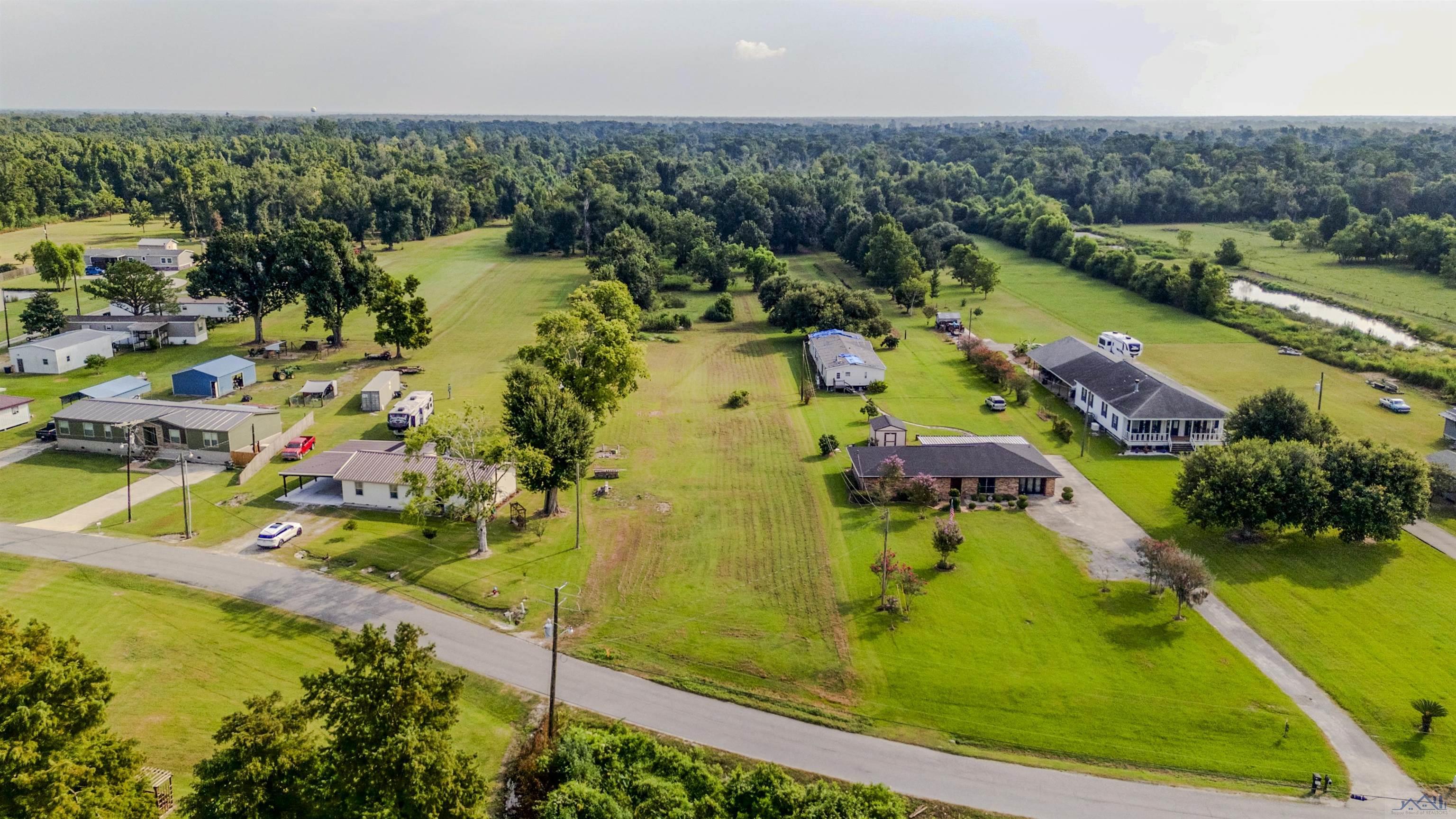 4511 Bayouside Dr