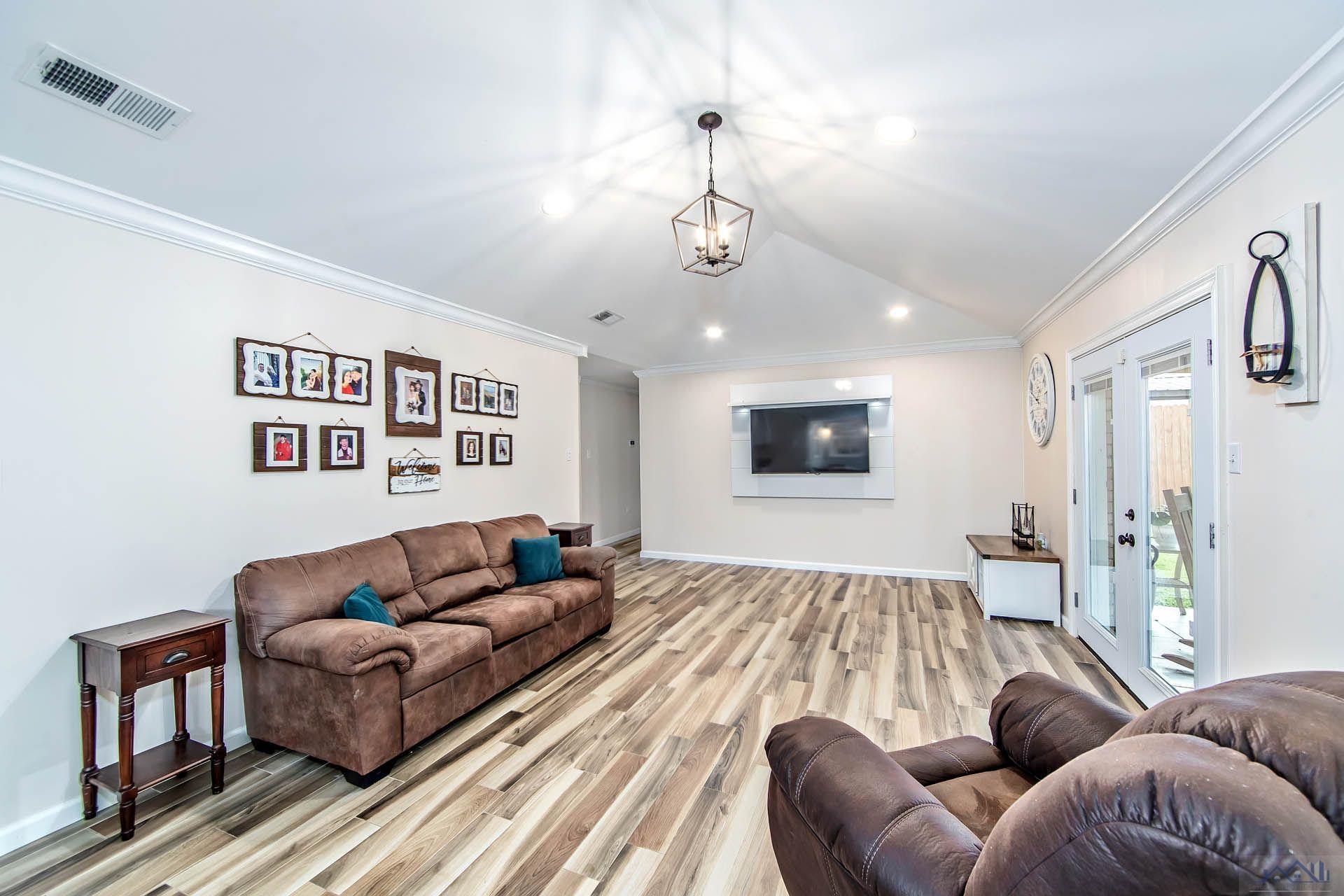 171 Alamo Dr