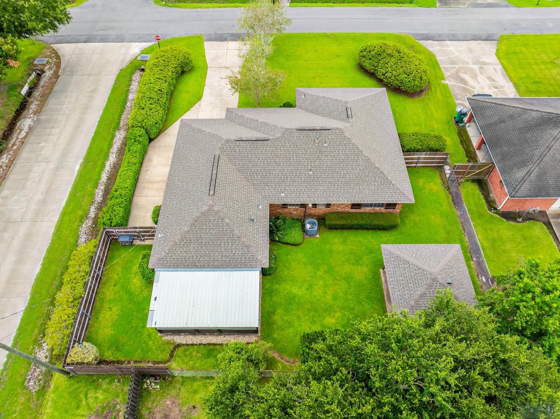 400 Wisteria Dr