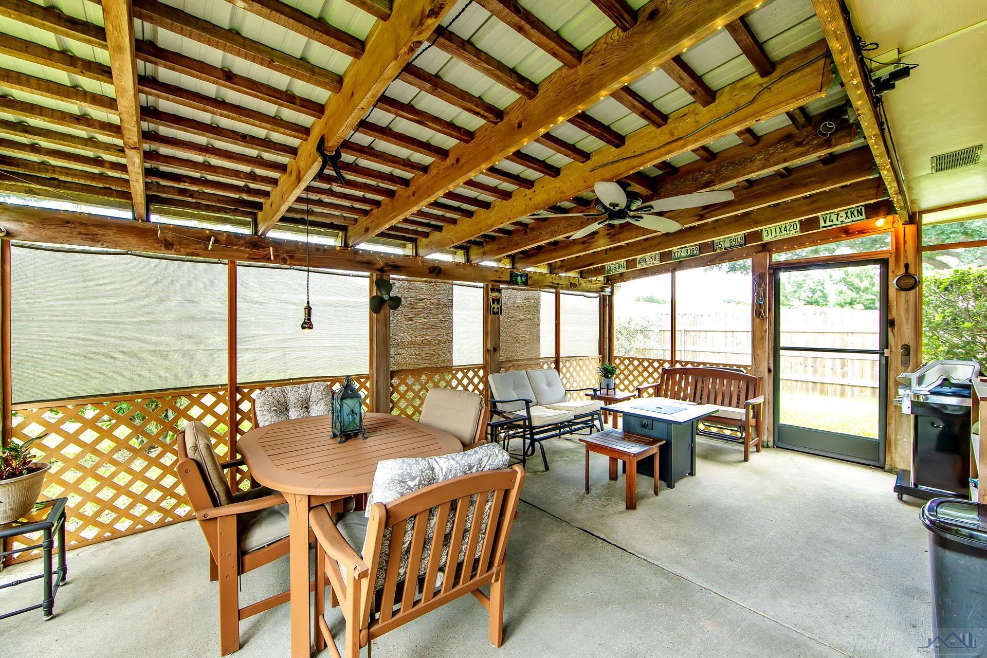 400 Wisteria Dr