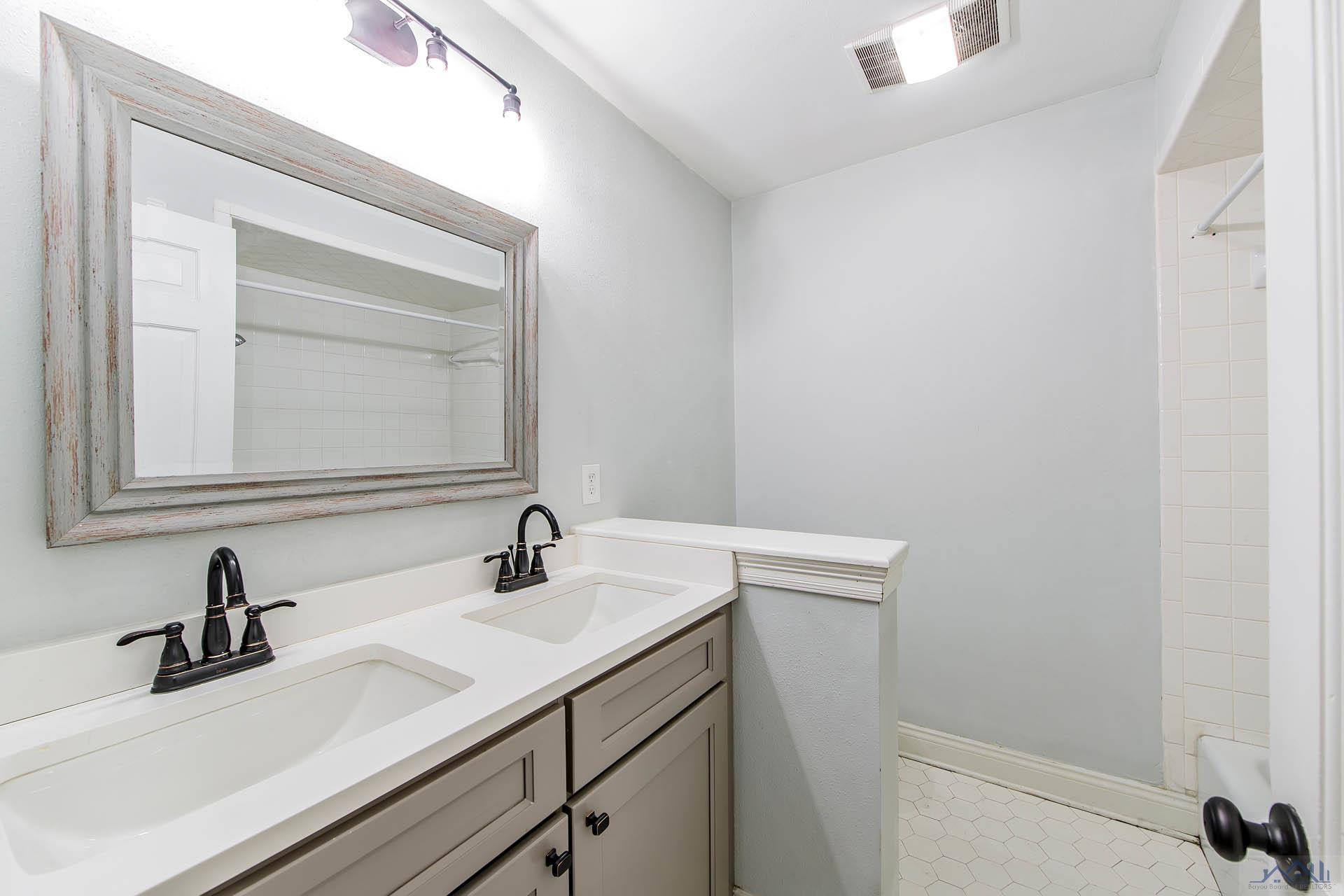 3317 Southdown Mandalay Road