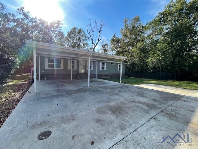 301 Paradise Ln