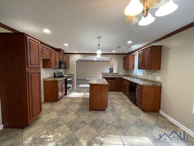 301 Paradise Ln