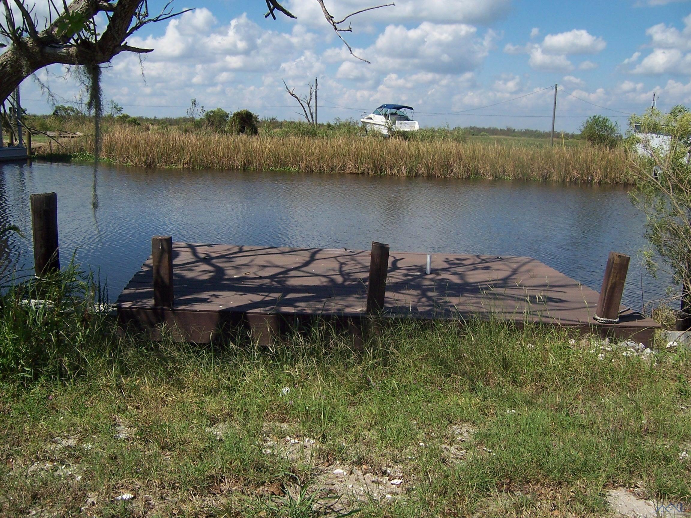 2113 Bayou Dularge Rd