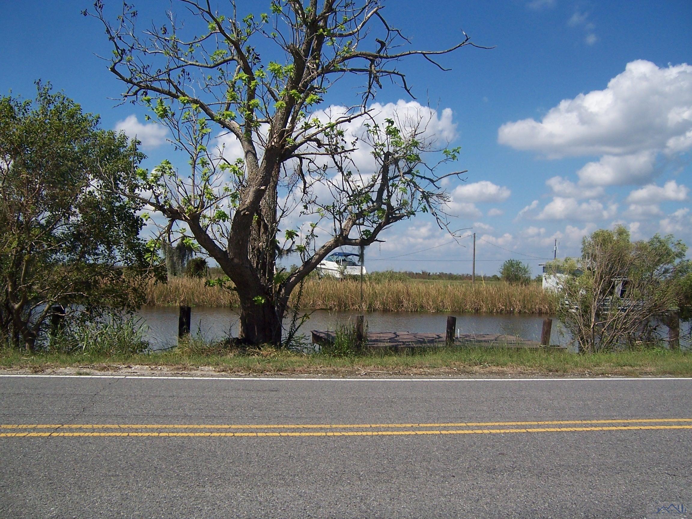 2113 Bayou Dularge Rd