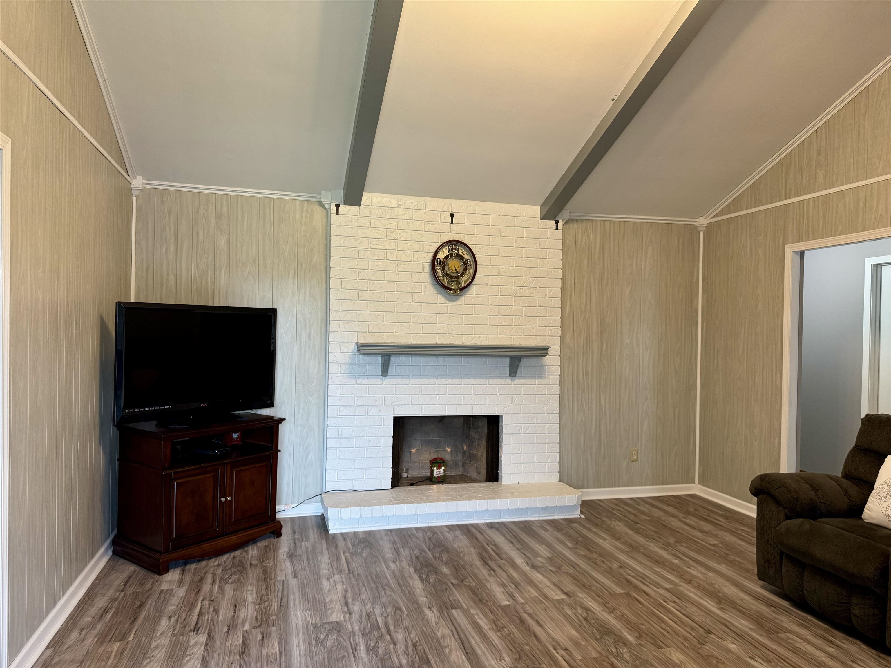 303 Melanie Ln