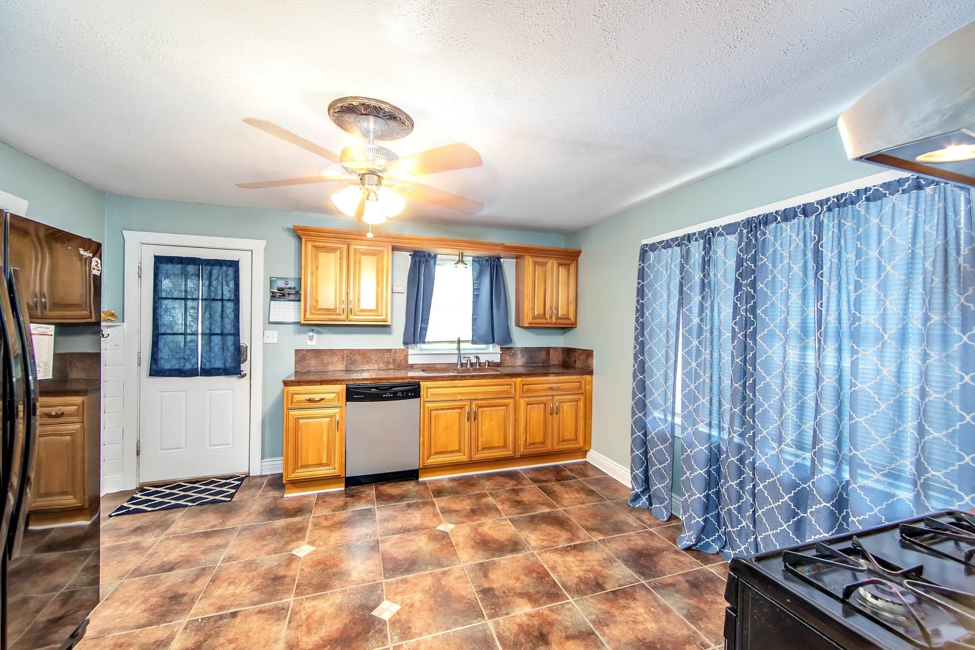 104 Fern St