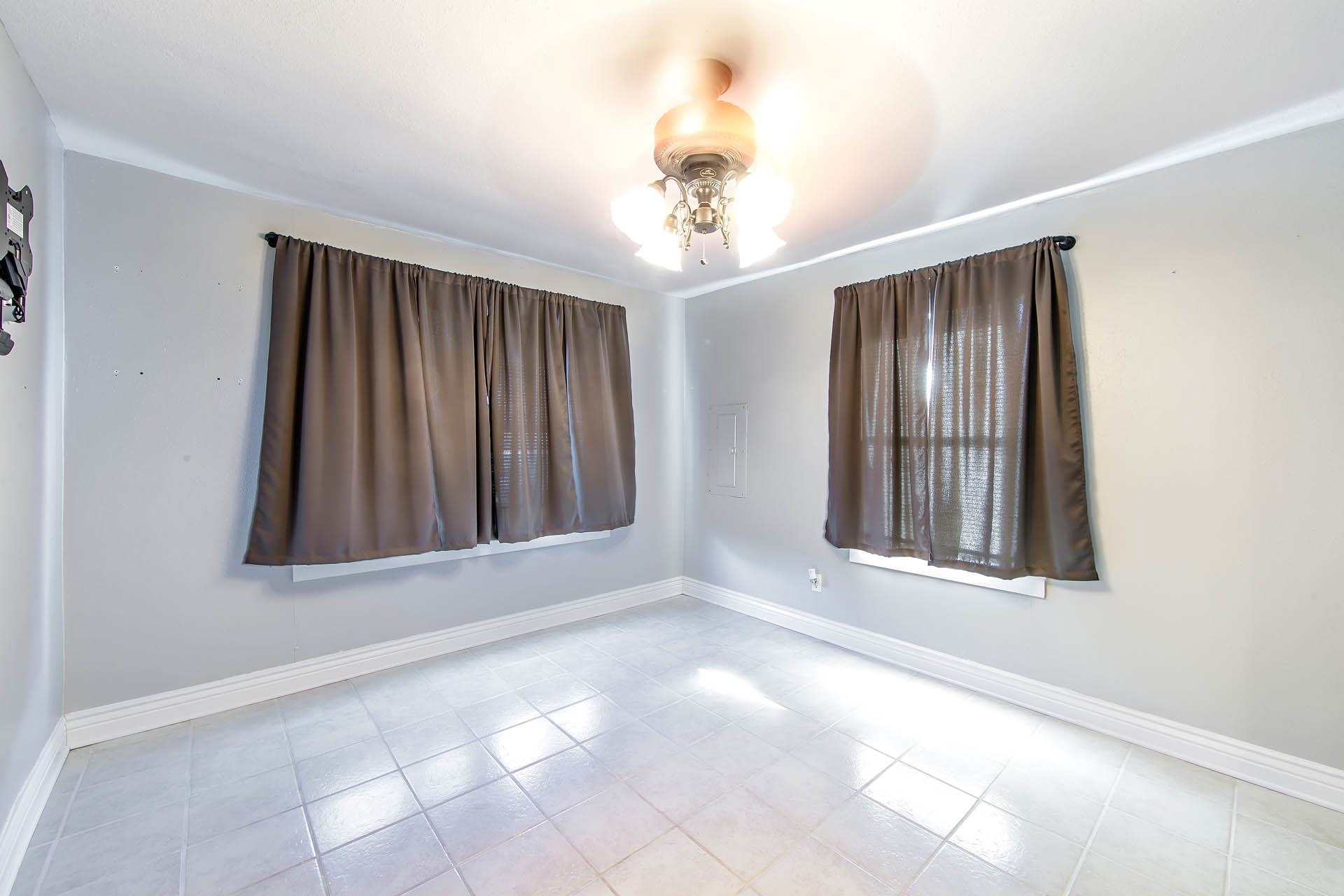 104 Fern St