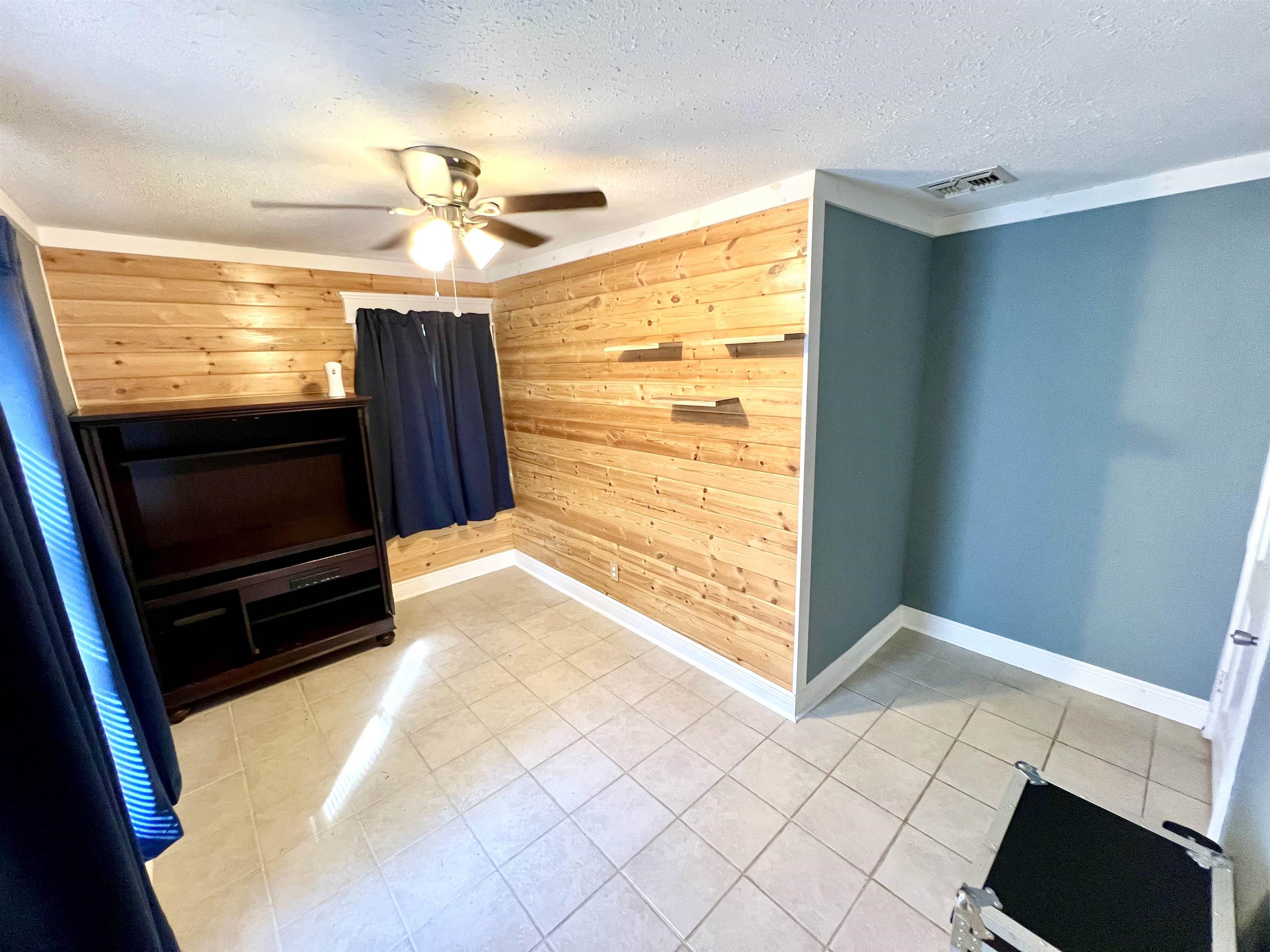 104 Fern St