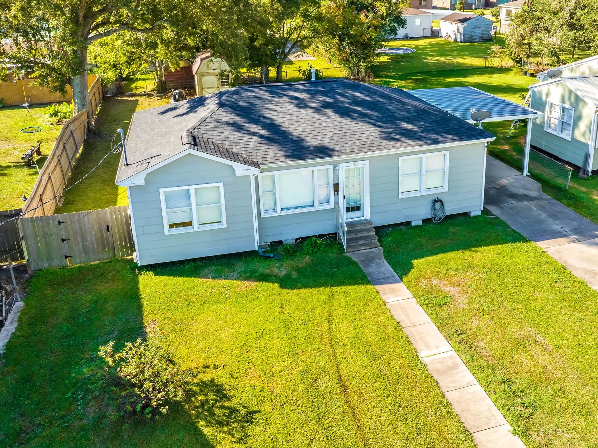 104 Fern St