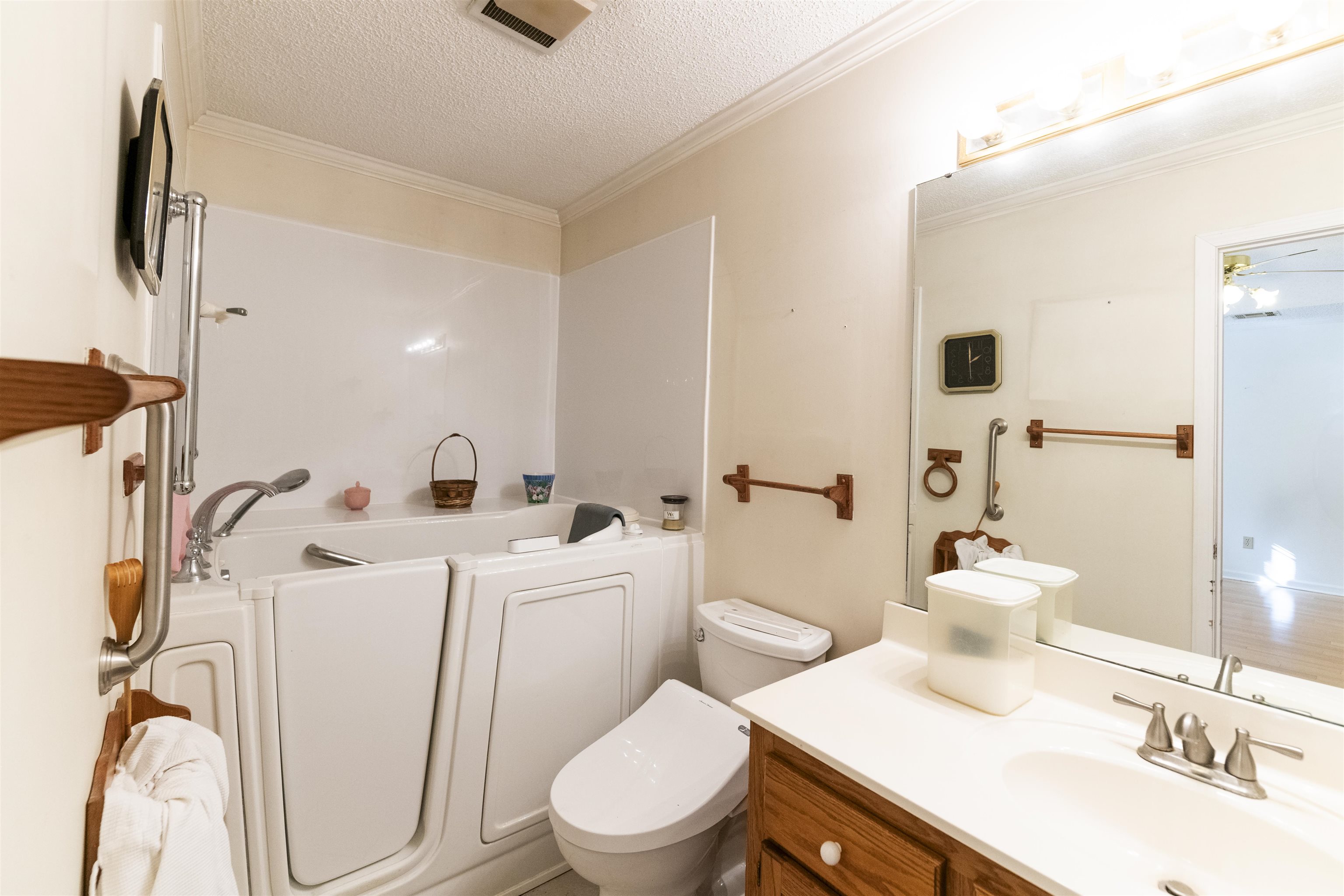 1708 Harvest Dr