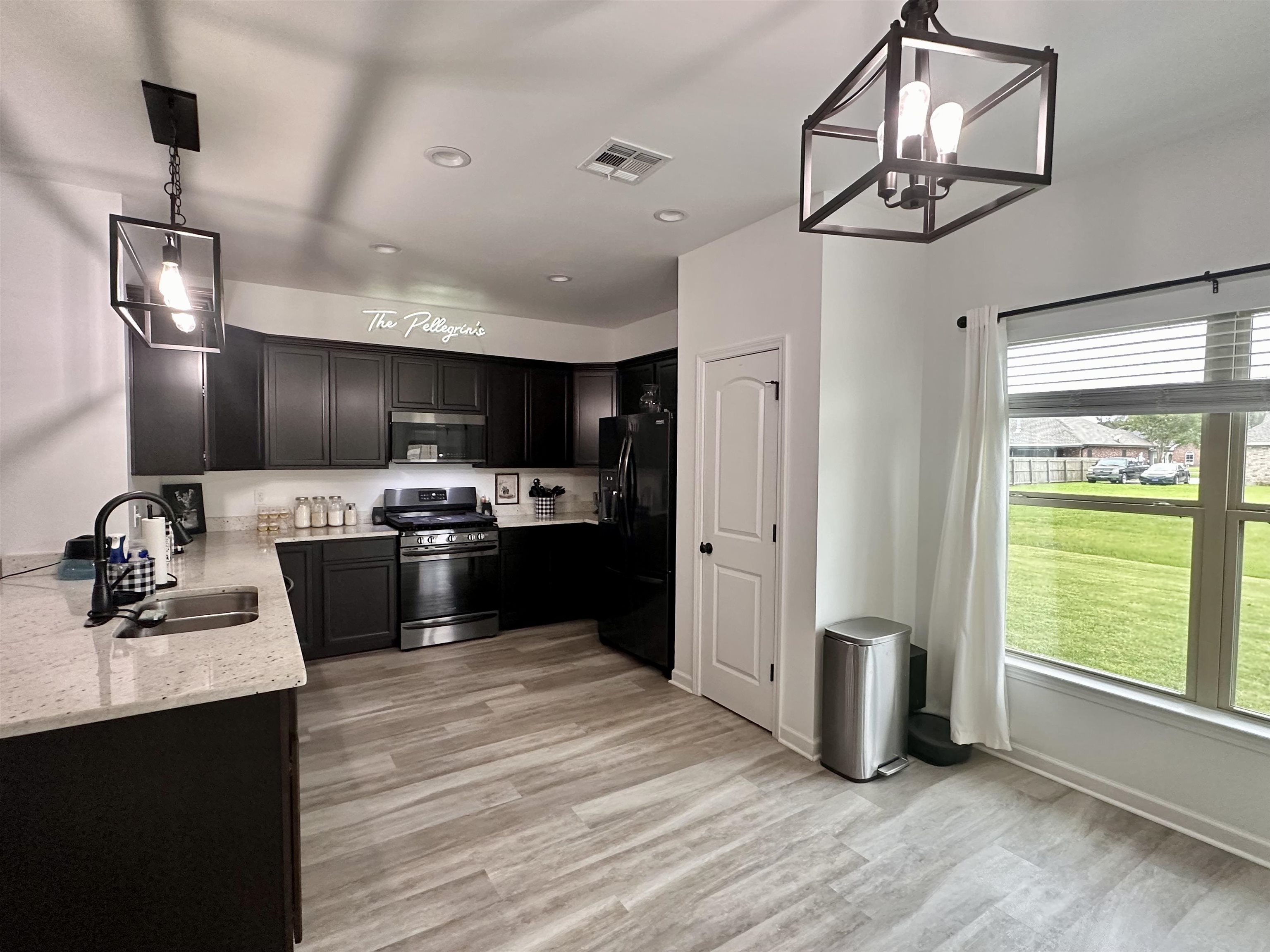 289 Adele Dr