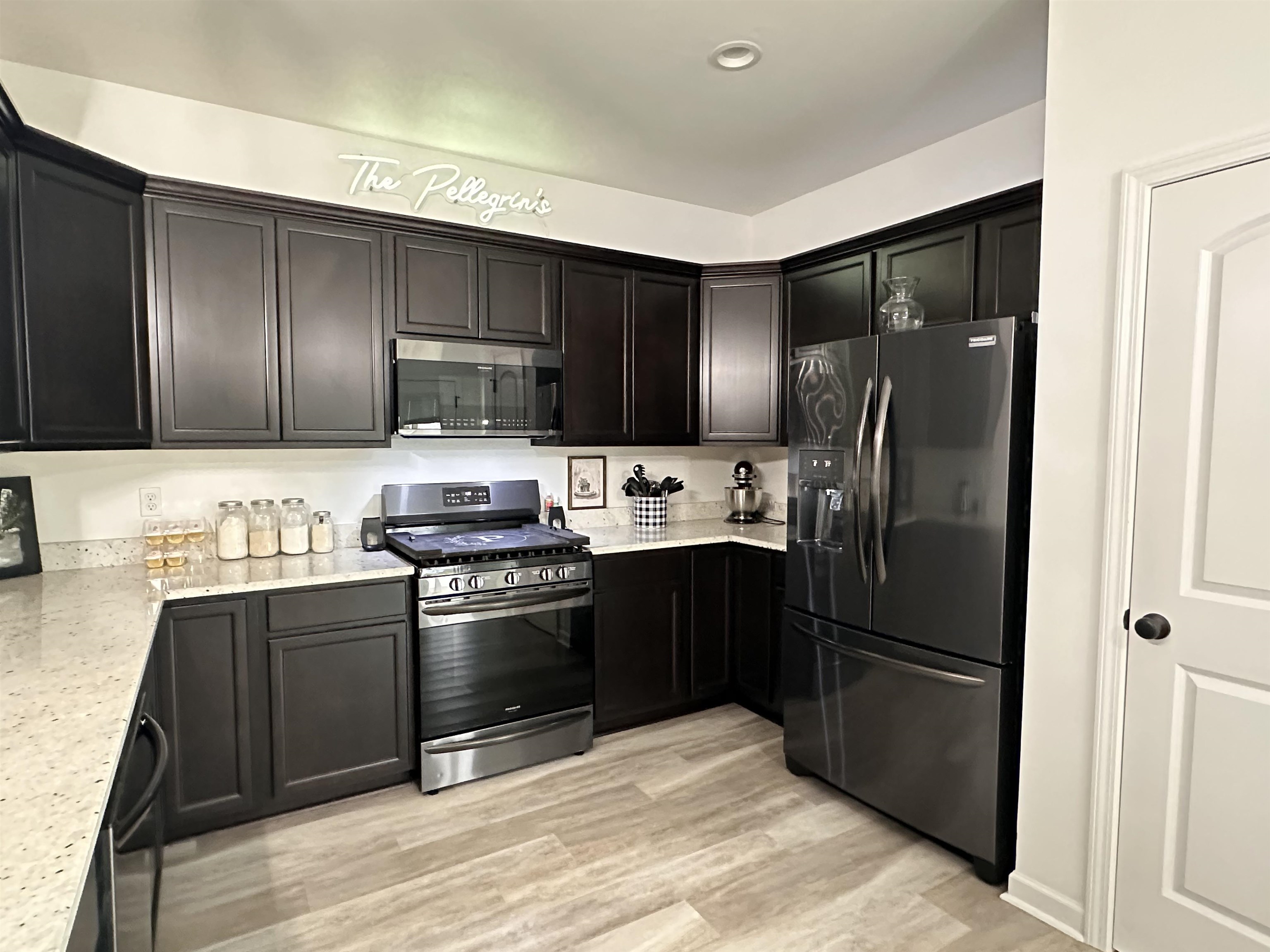 289 Adele Dr
