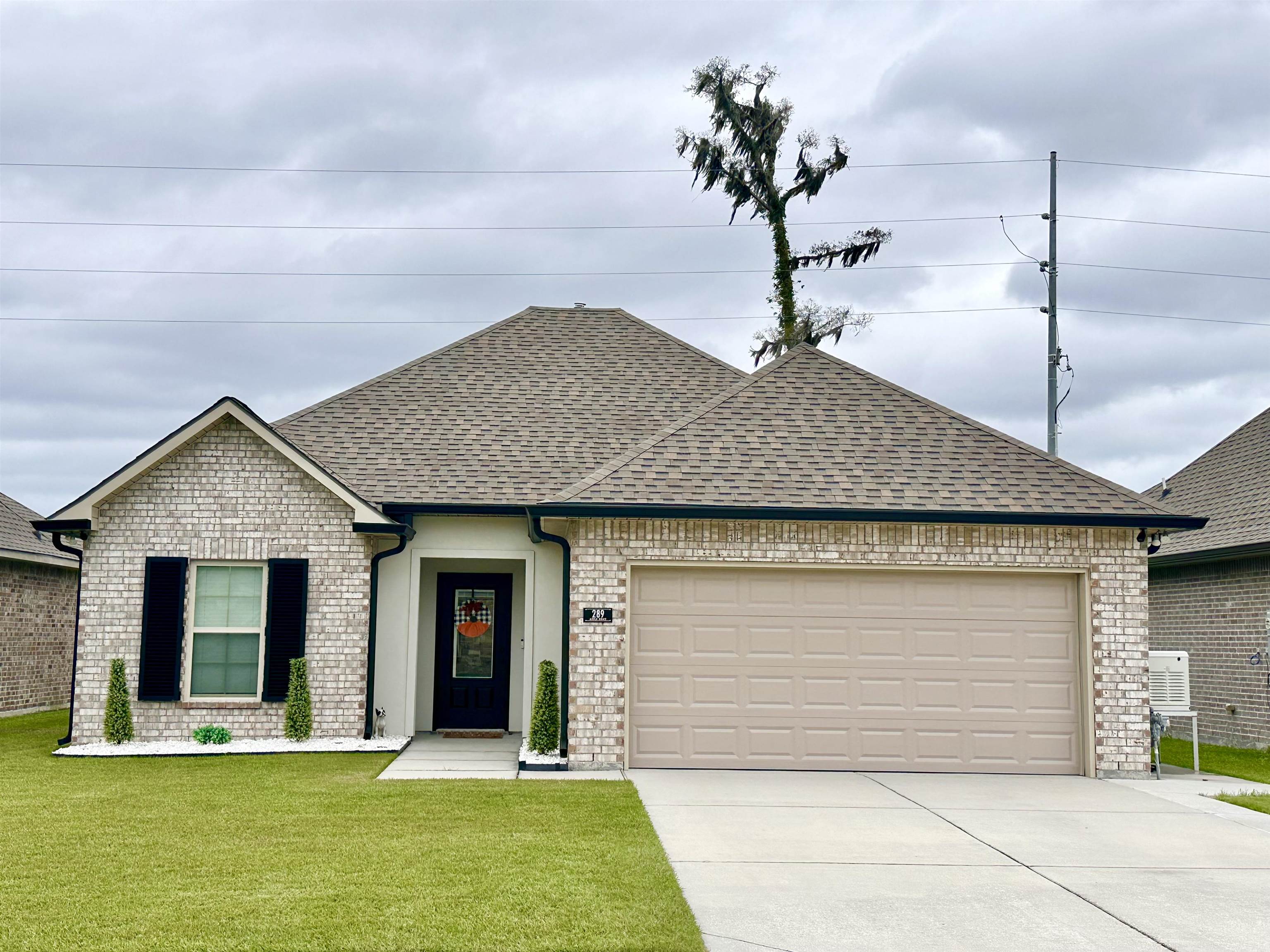 289 Adele Dr