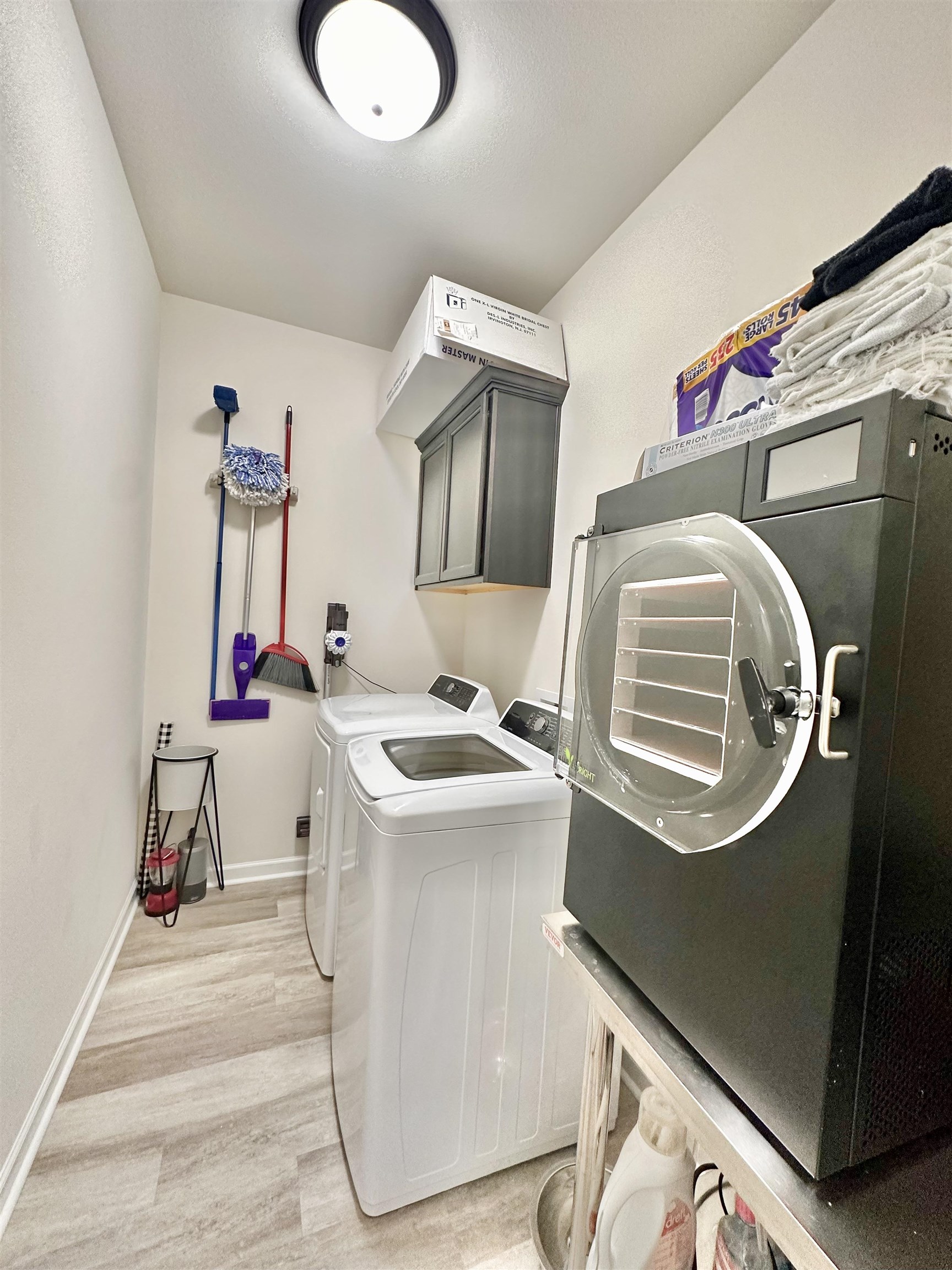 289 Adele Dr