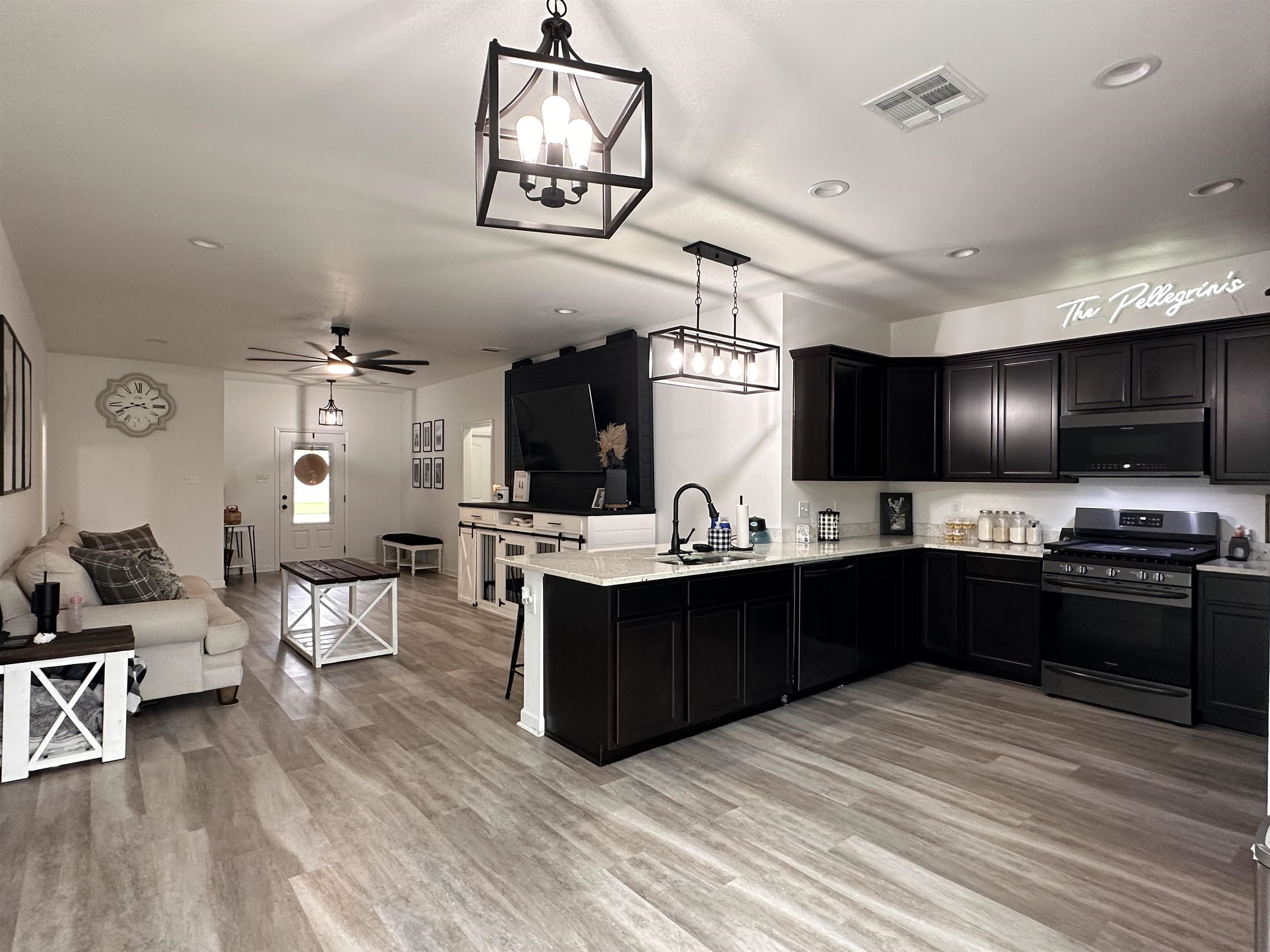 289 Adele Dr