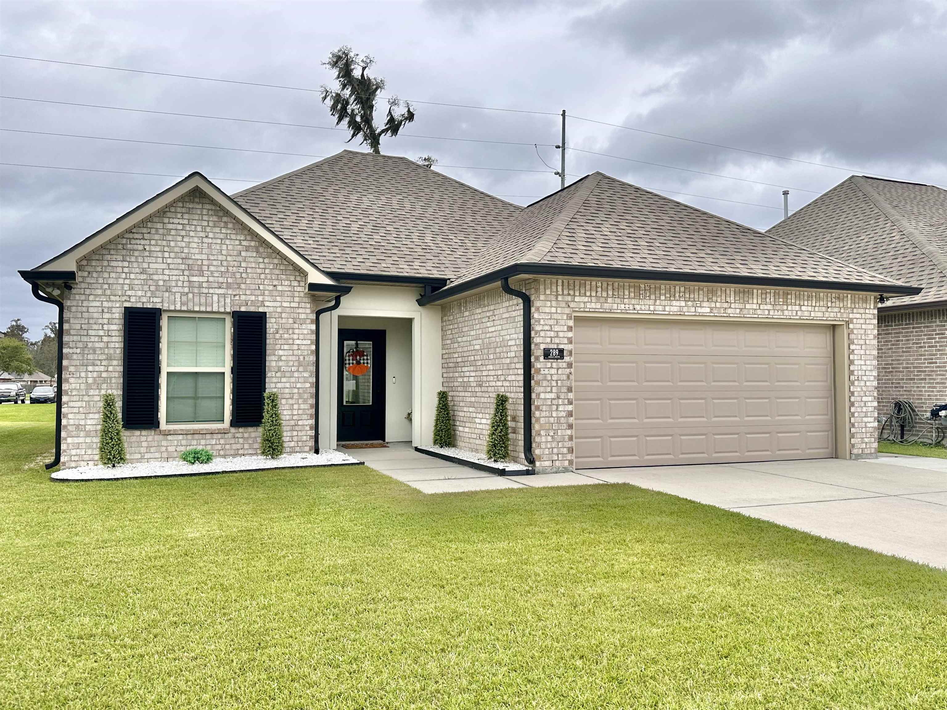 289 Adele Dr