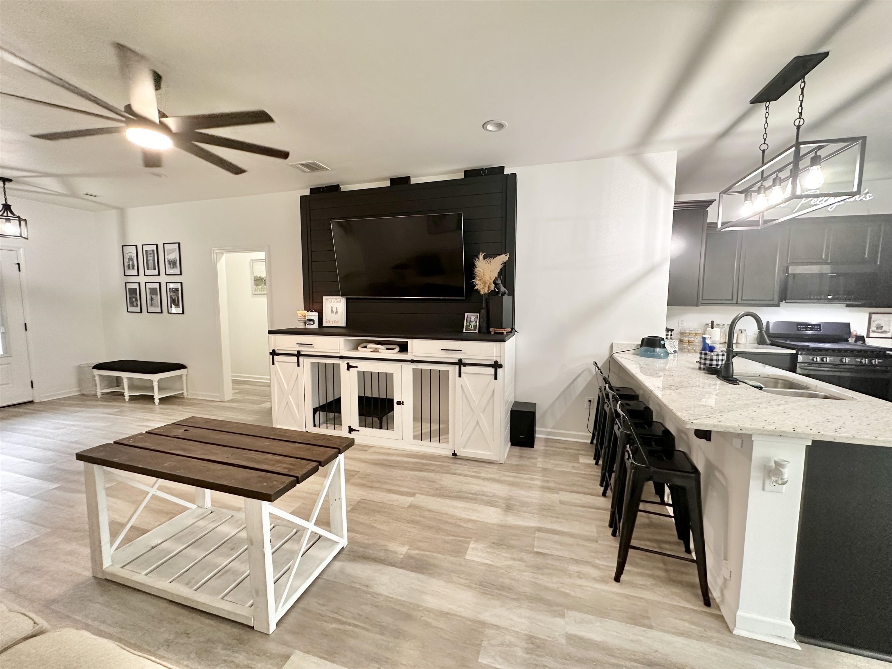 289 Adele Dr