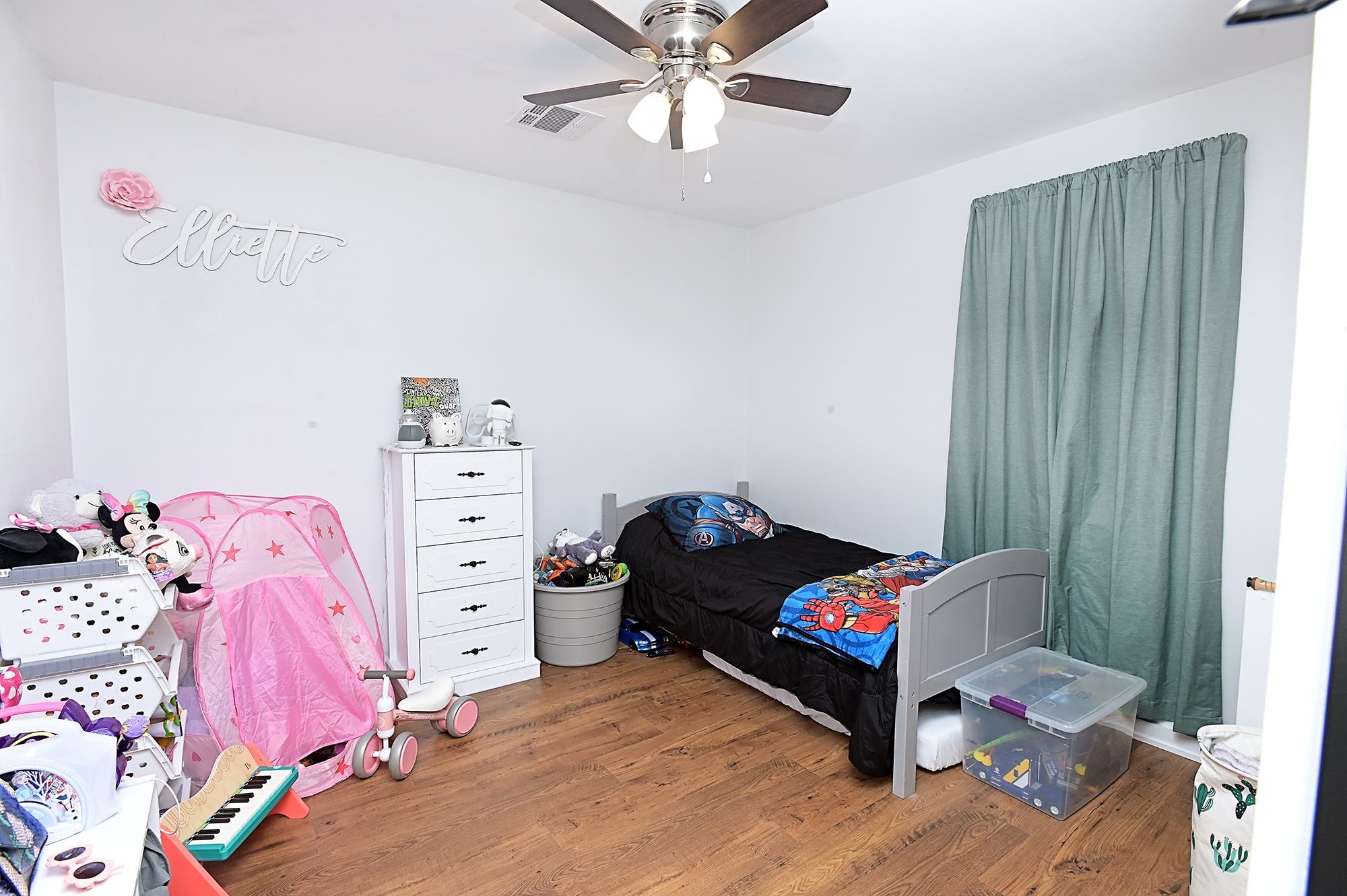 313 Holiday Dr