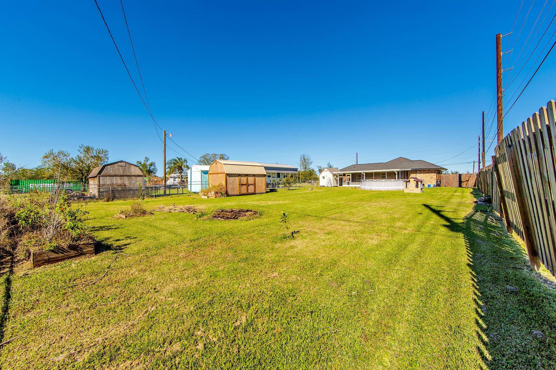 311 & 293 Company Canal Road