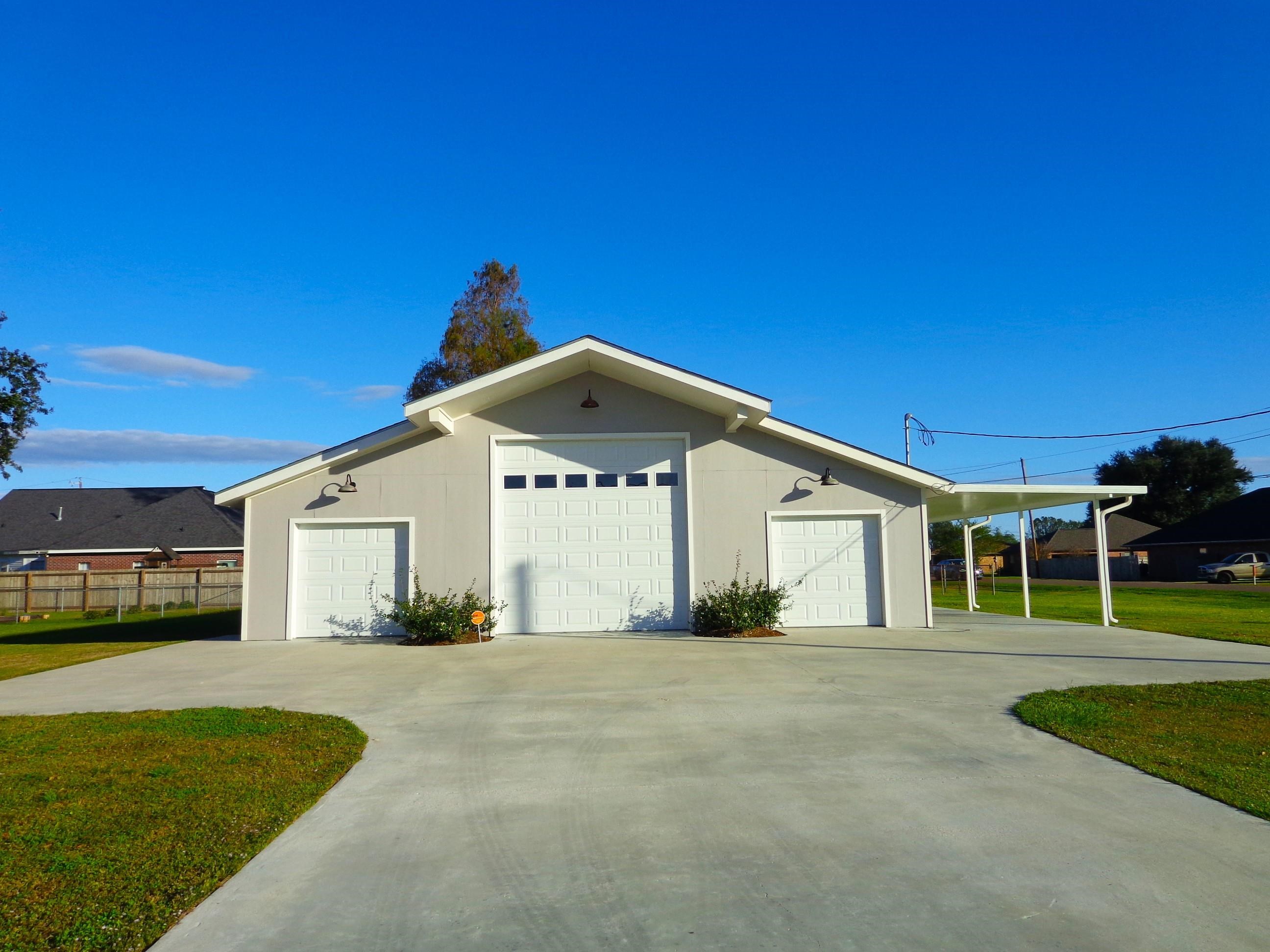 1421 W Camelia Dr