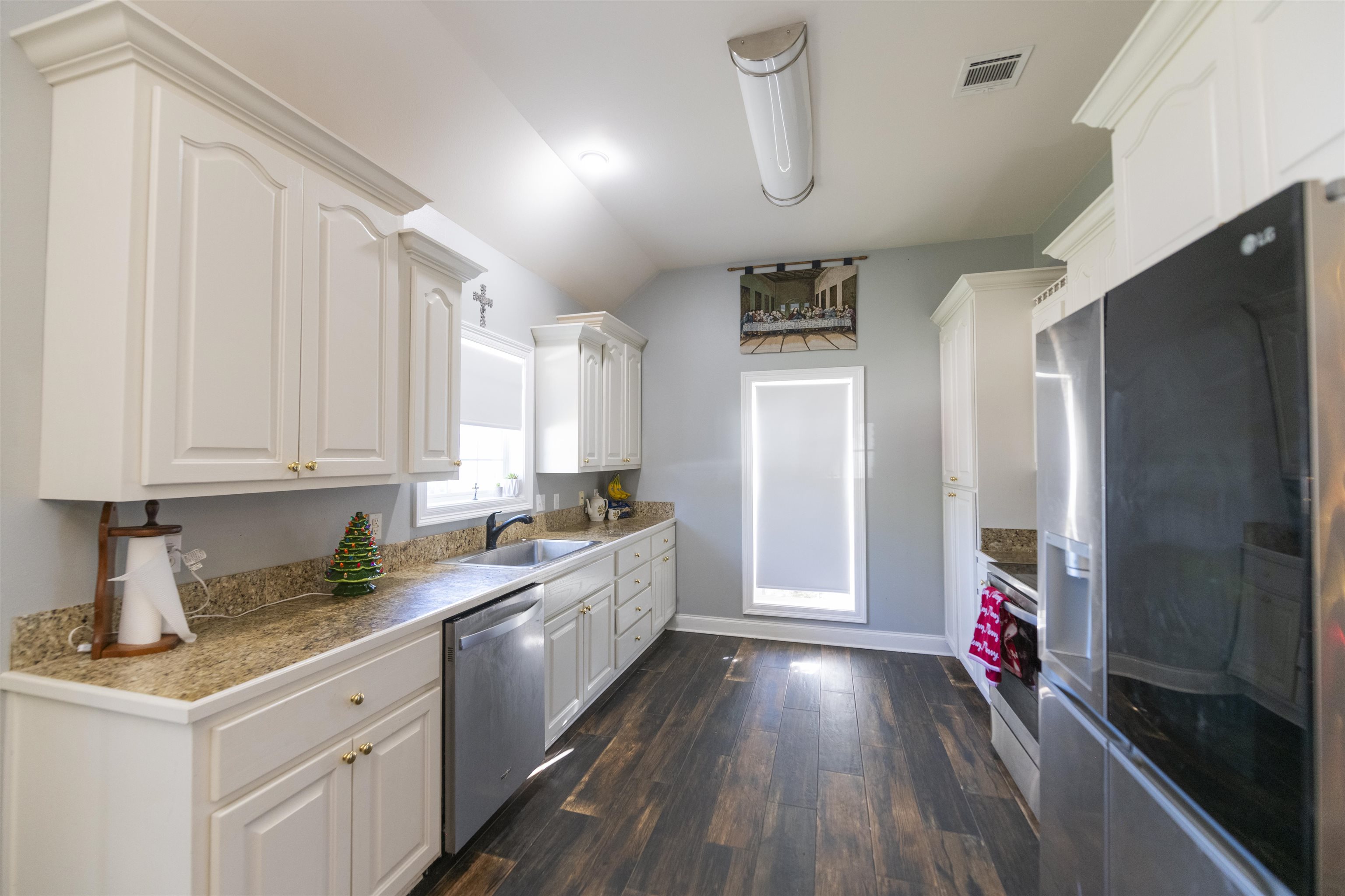 225 Julie St