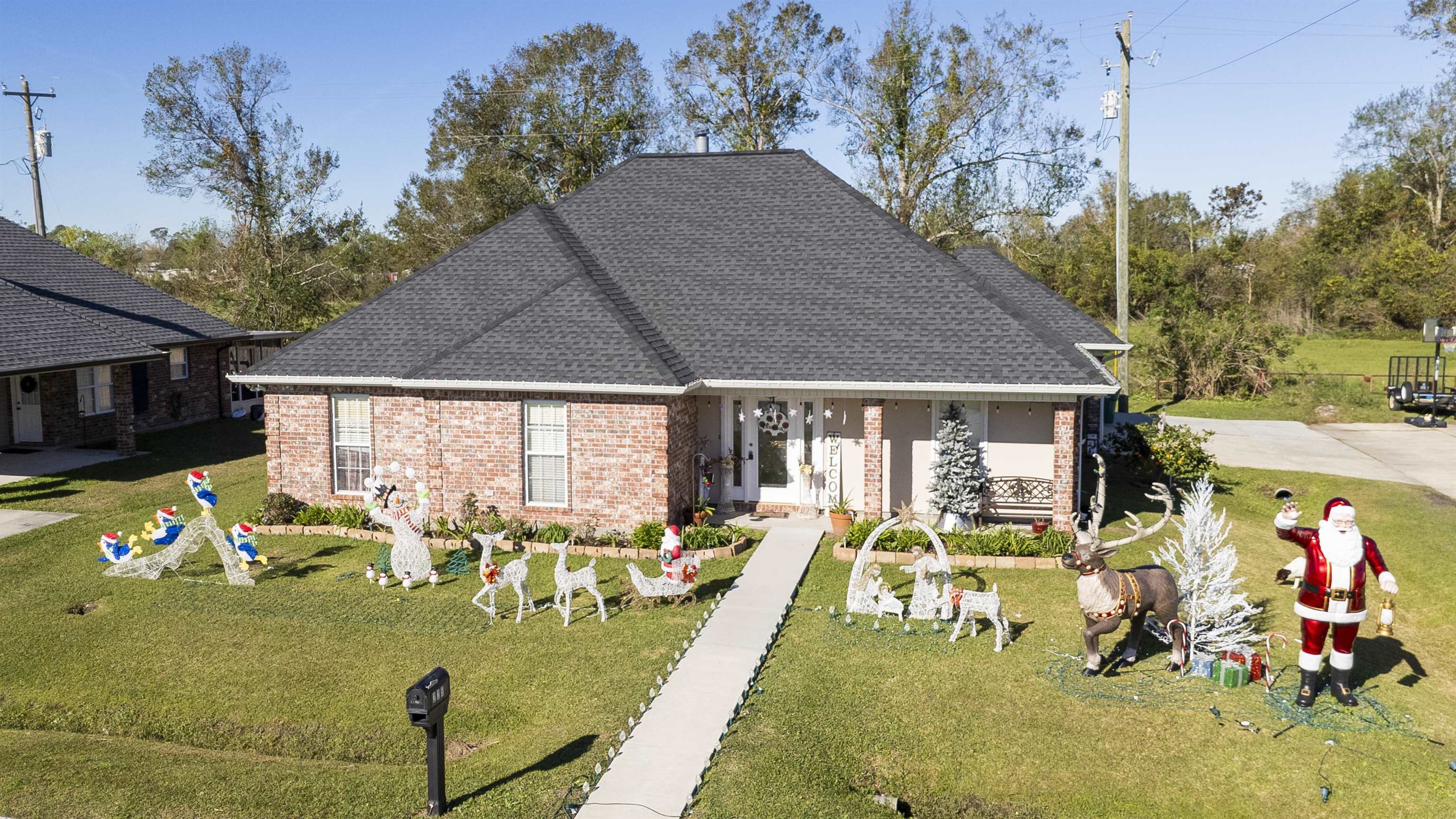 225 Julie St