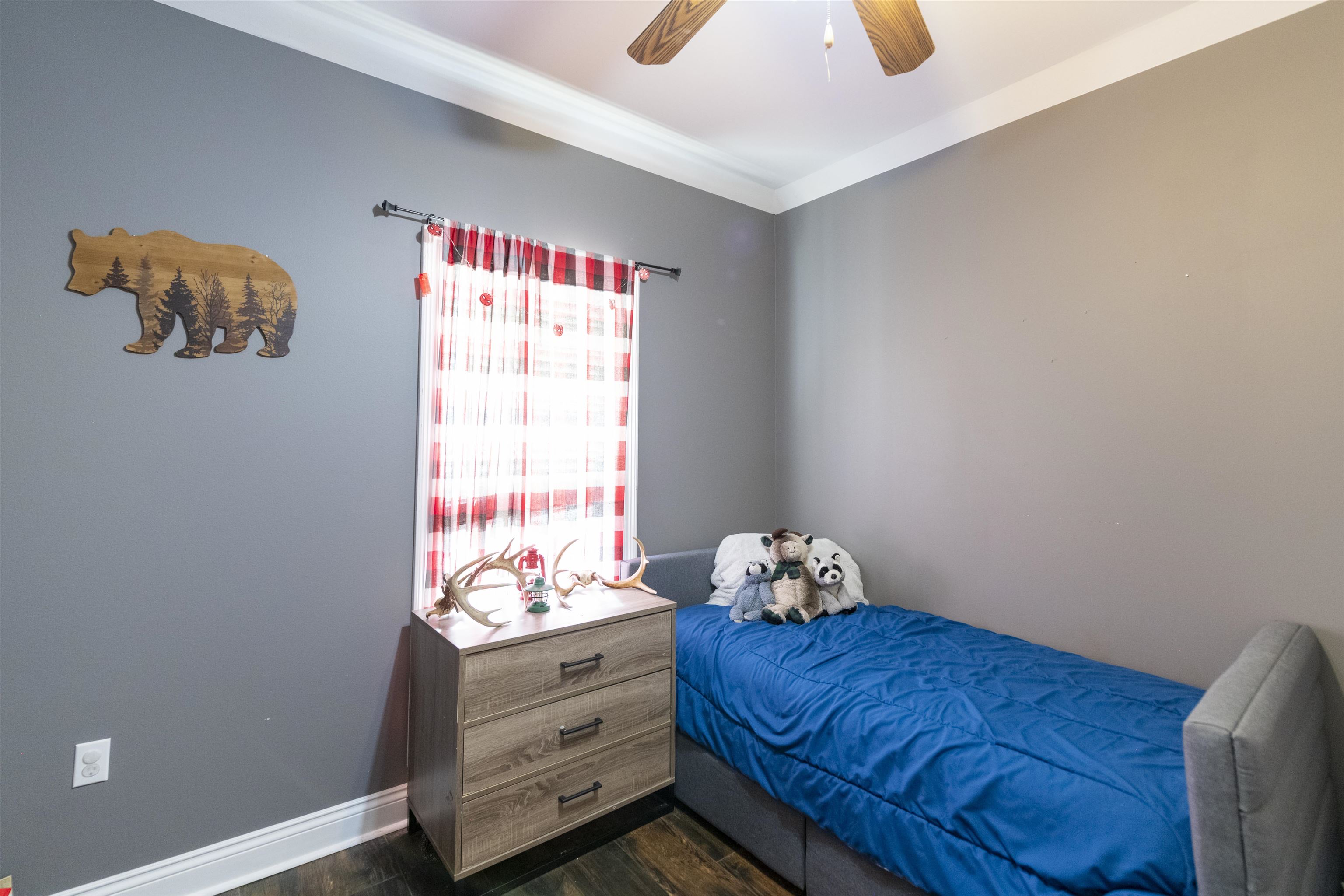 225 Julie St