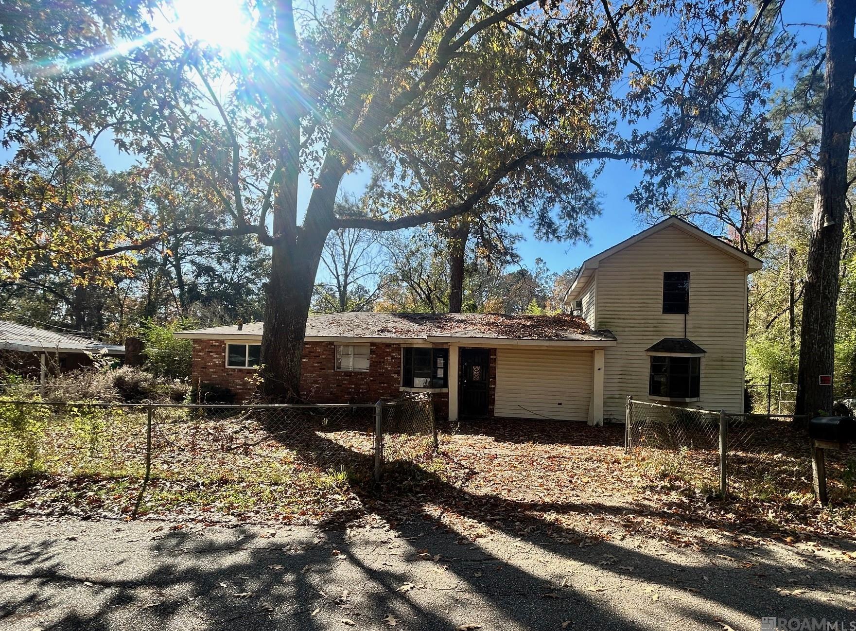 42111 Meadow Ln