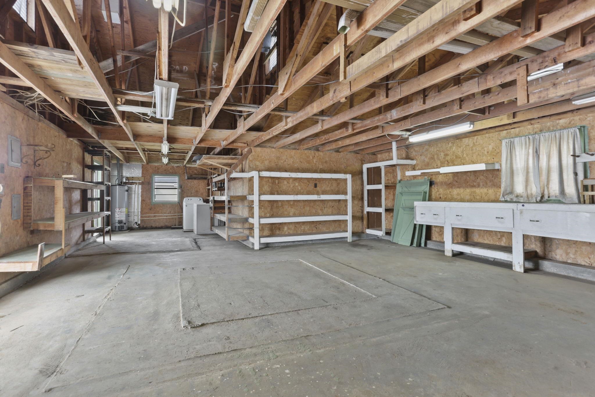 23111 Oak St