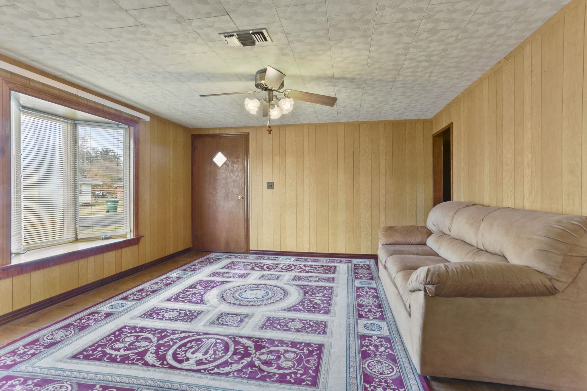 23111 Oak St