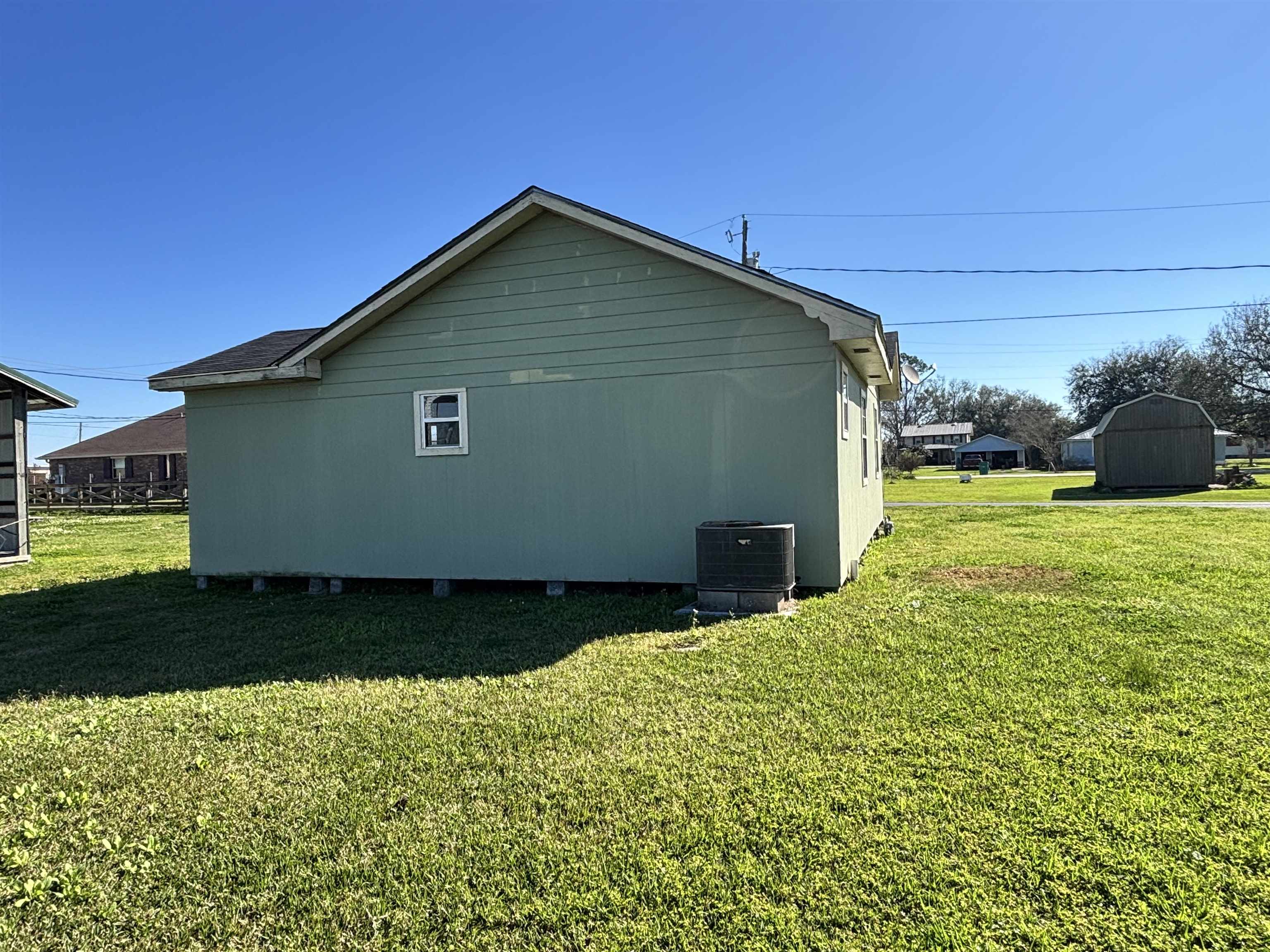 327 Carla St