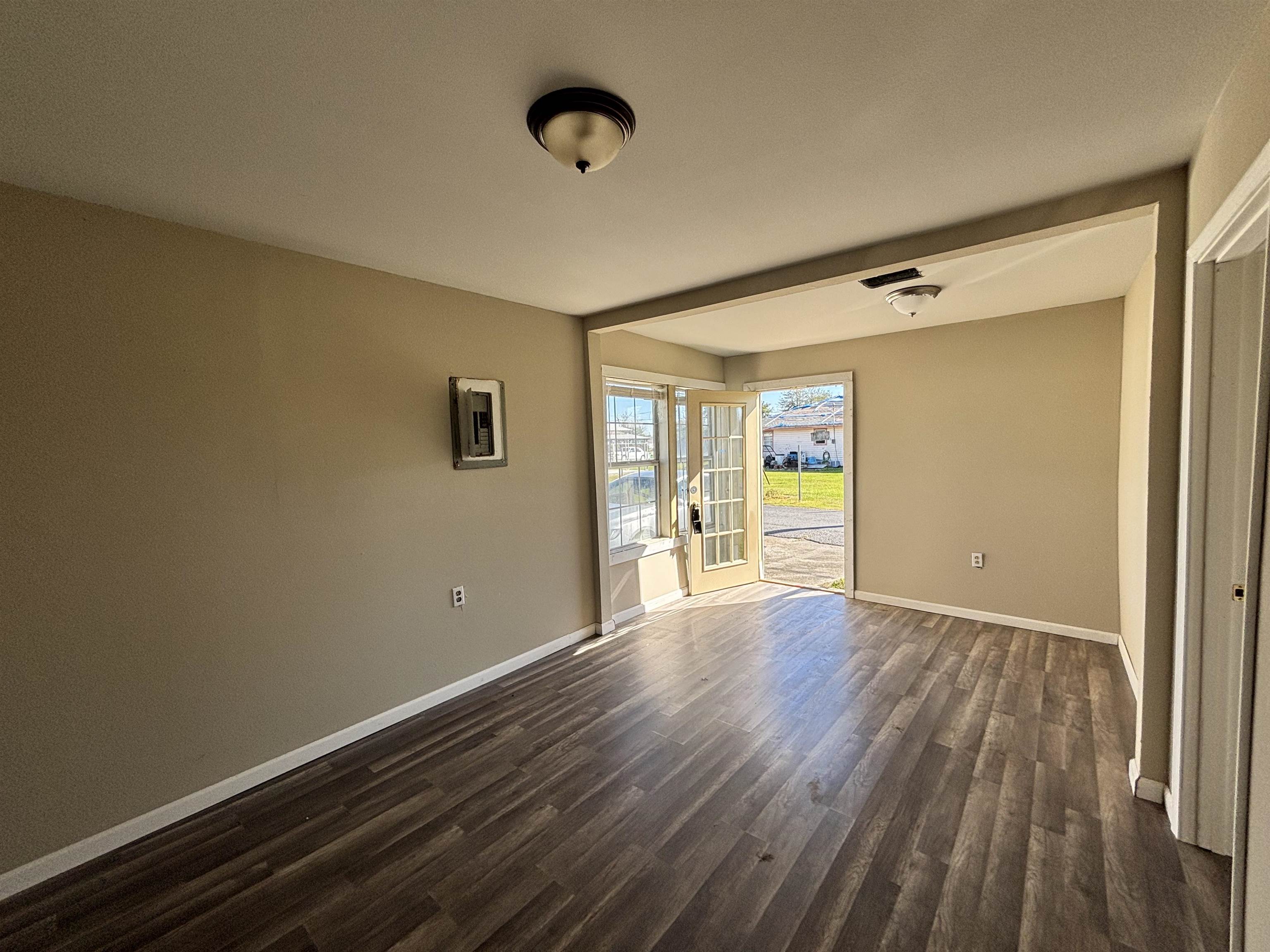 327 Carla St