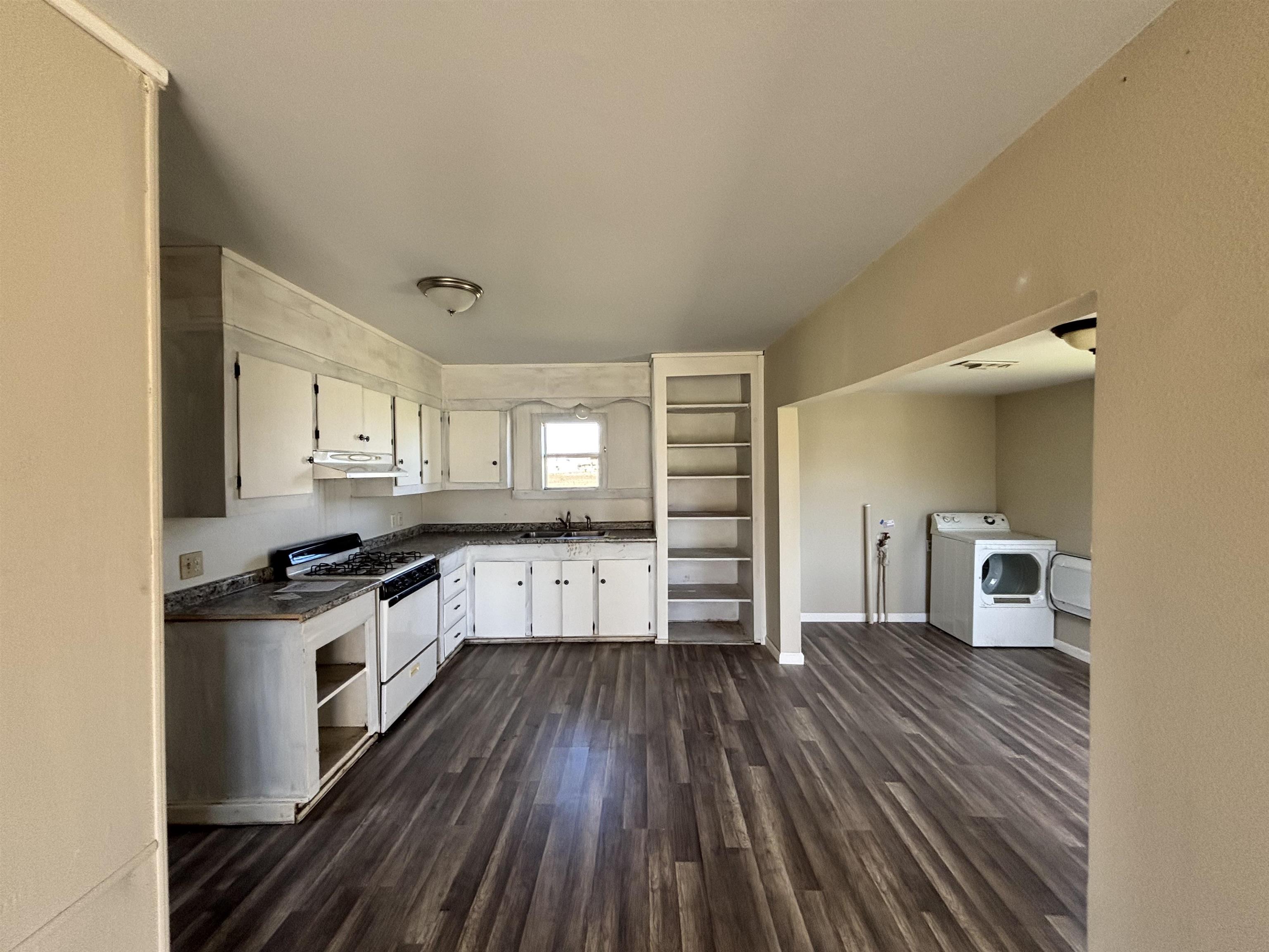 327 Carla St