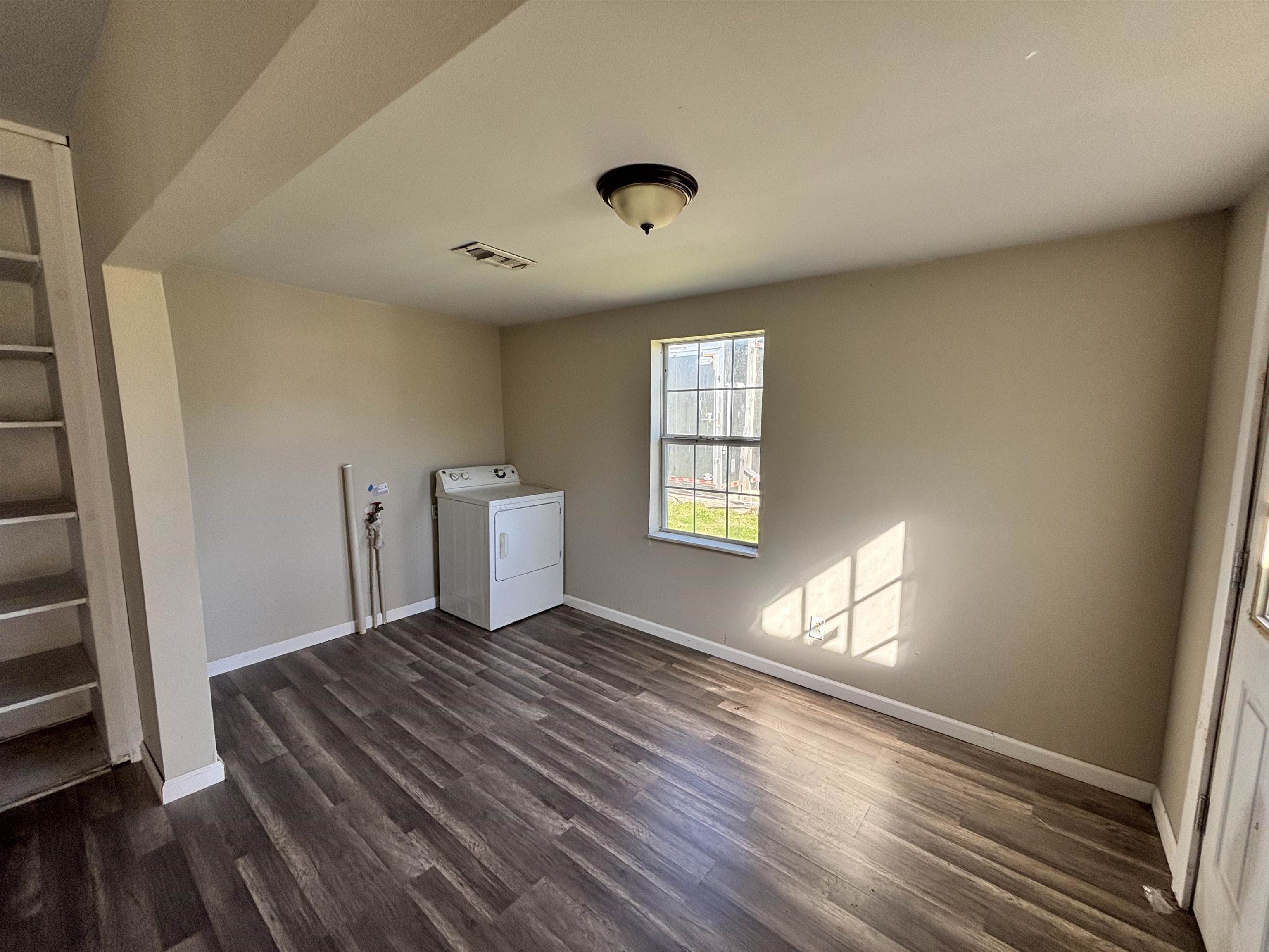 327 Carla St