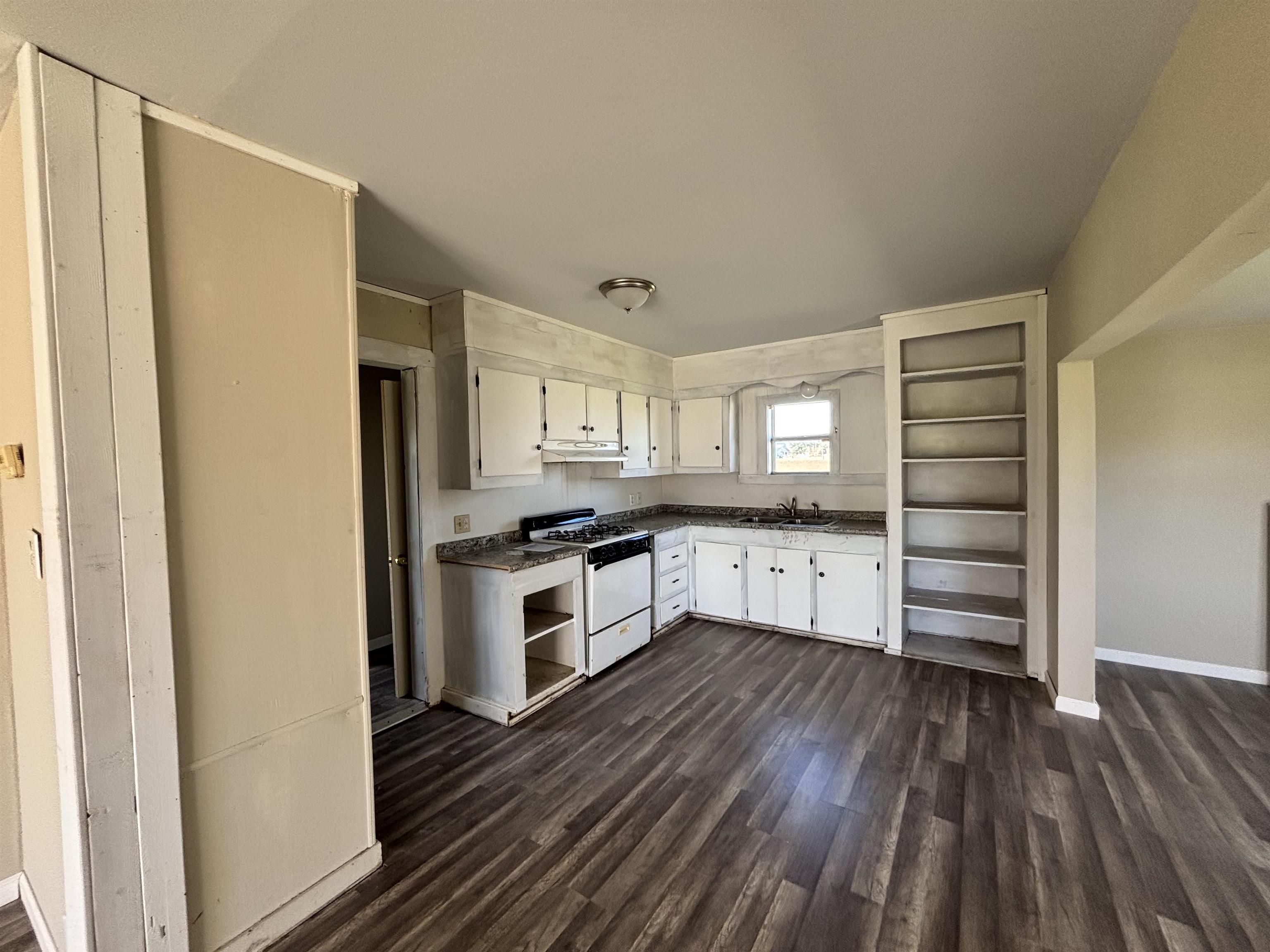 327 Carla St