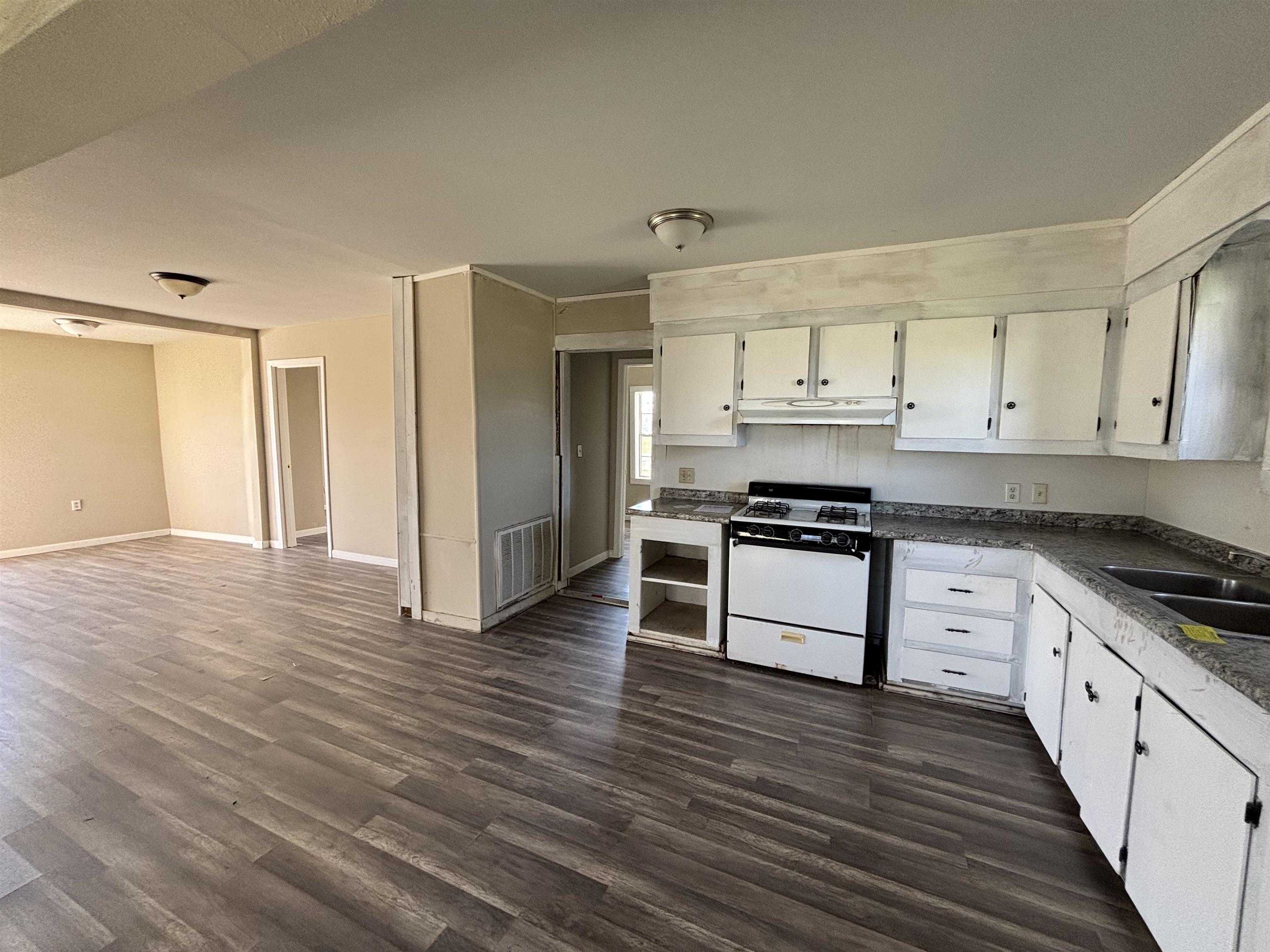 327 Carla St