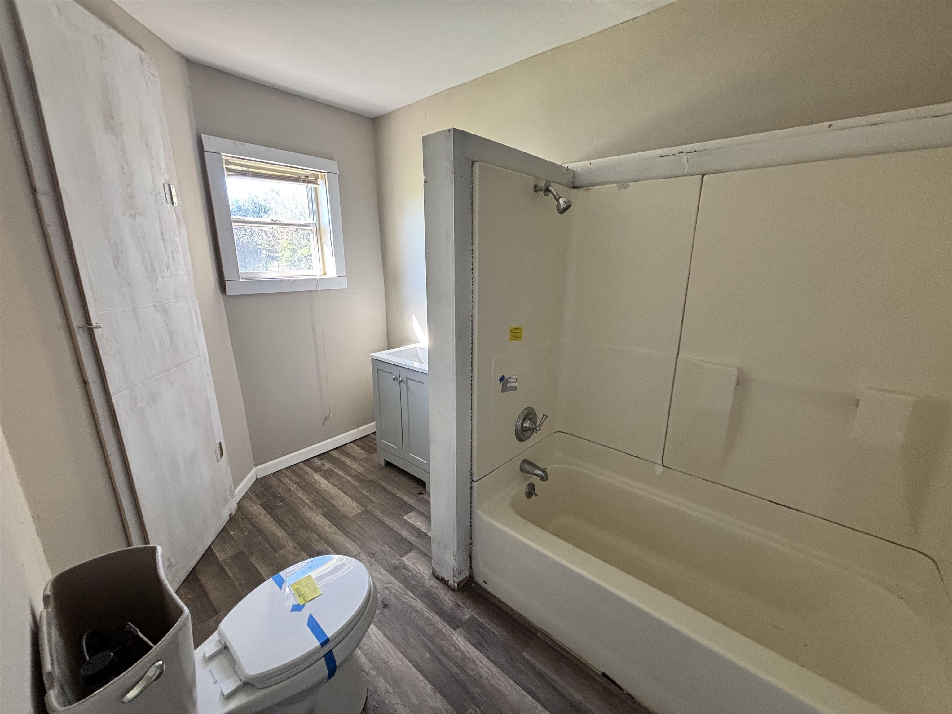327 Carla St