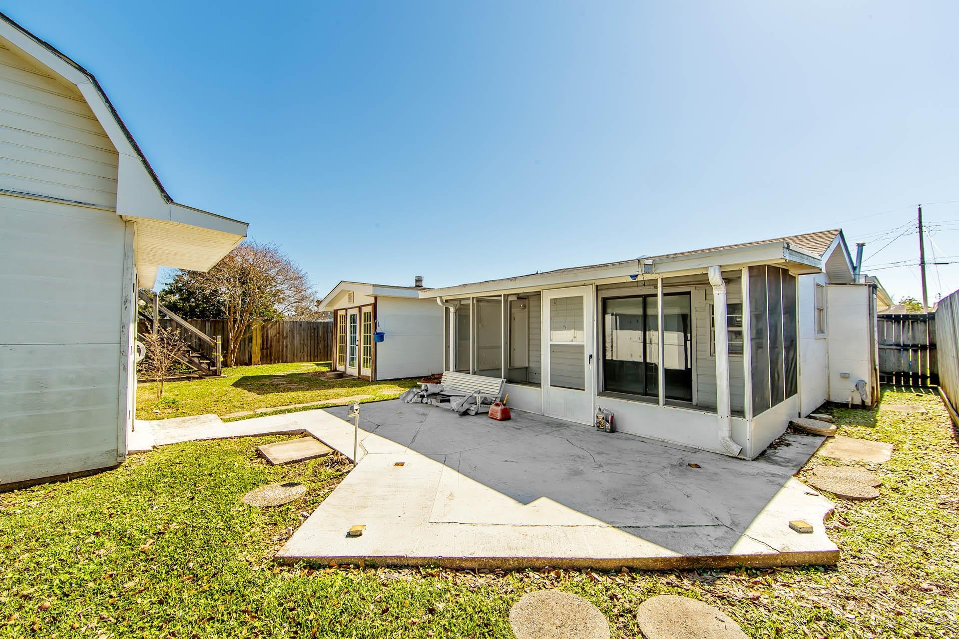 312 Buquet Street