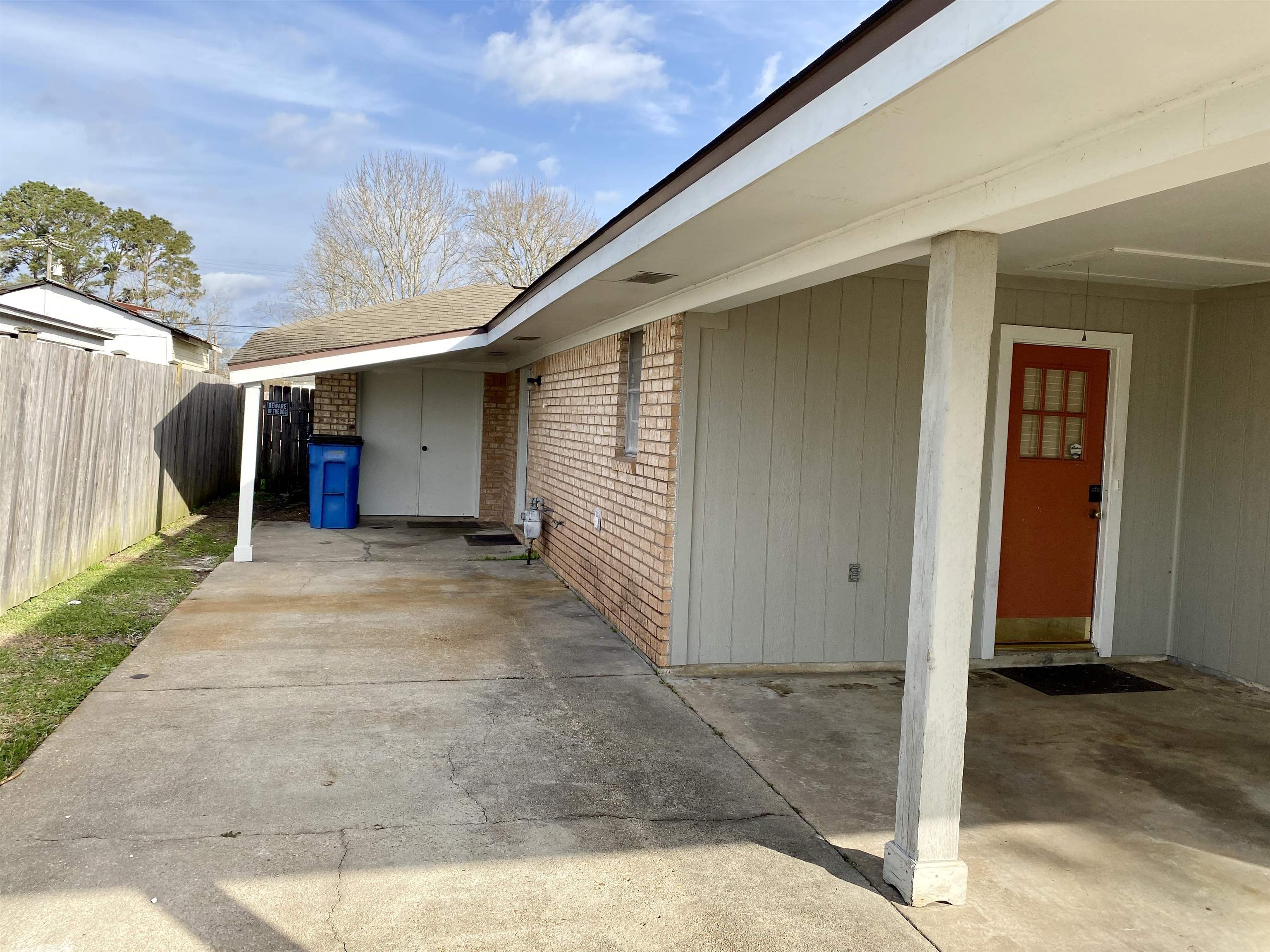 414 Broussard St