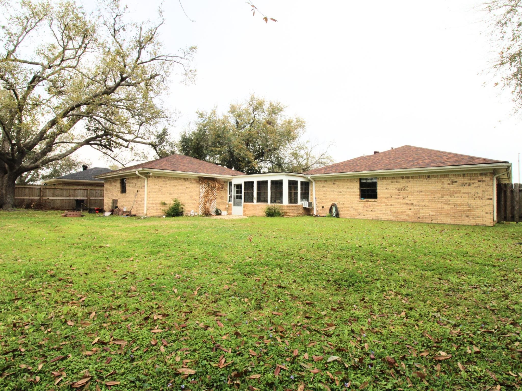 207 Marshall Dr