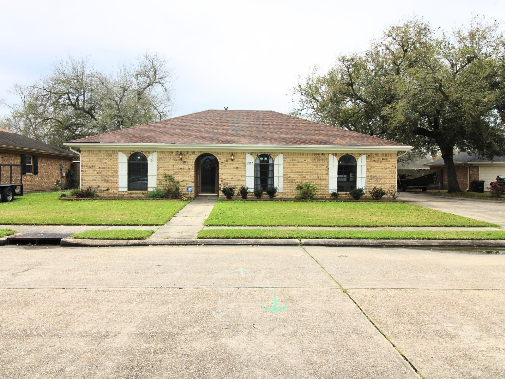 207 Marshall Dr