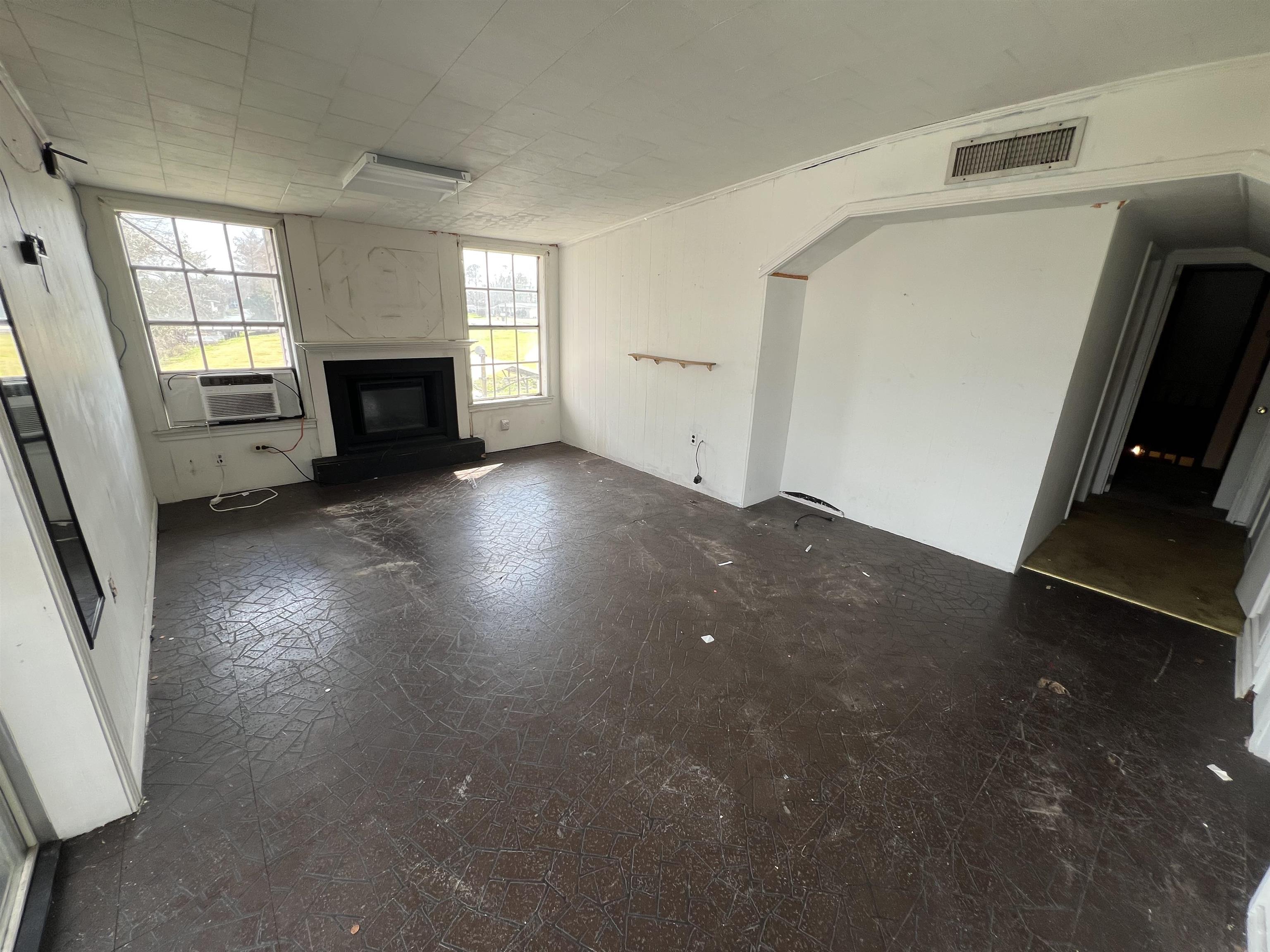 6861 West Main Street